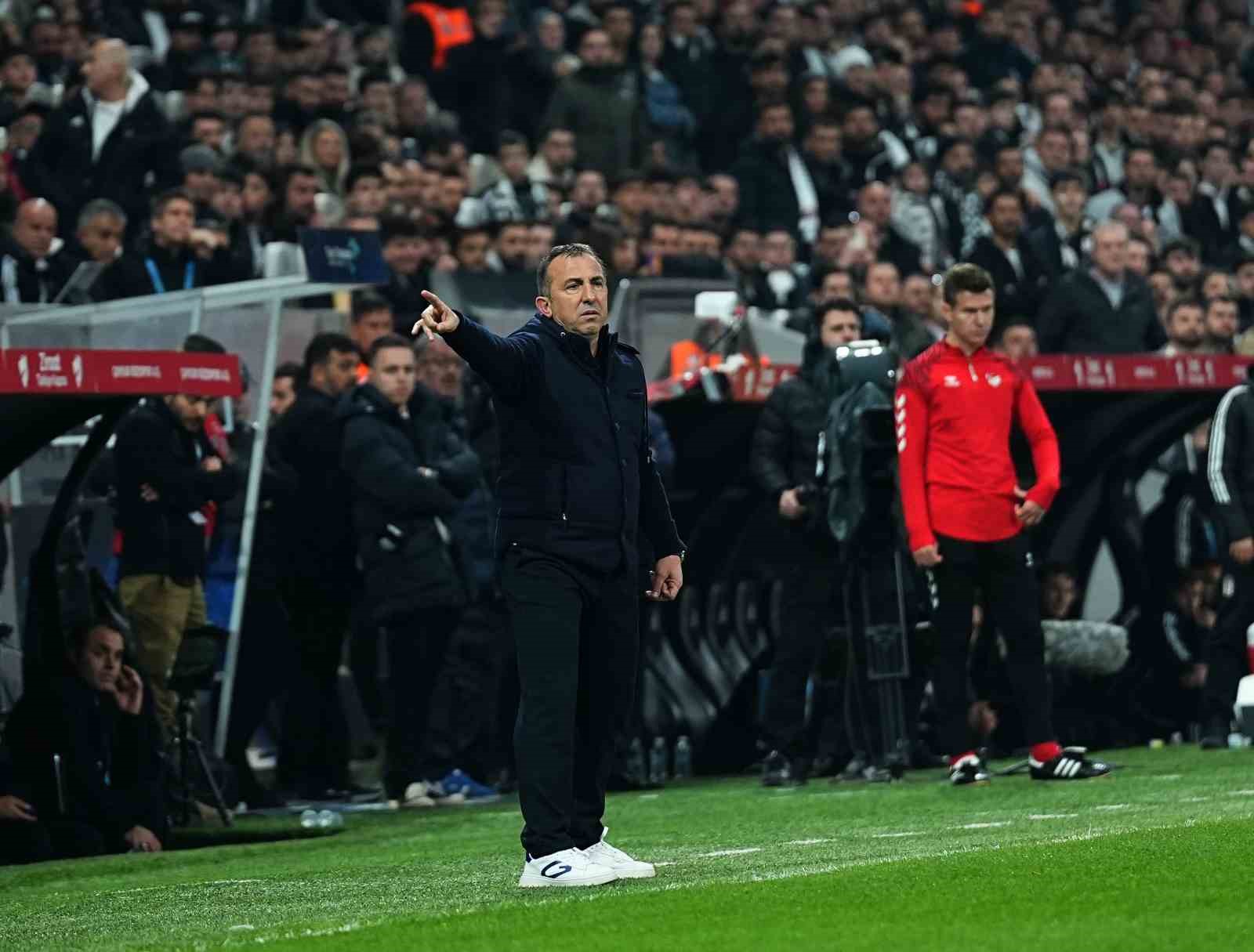 Ziraat Türkiye Kupası: Beşiktaş: 3 - Çaykur Rizespor: 0 (İlk yarı)
