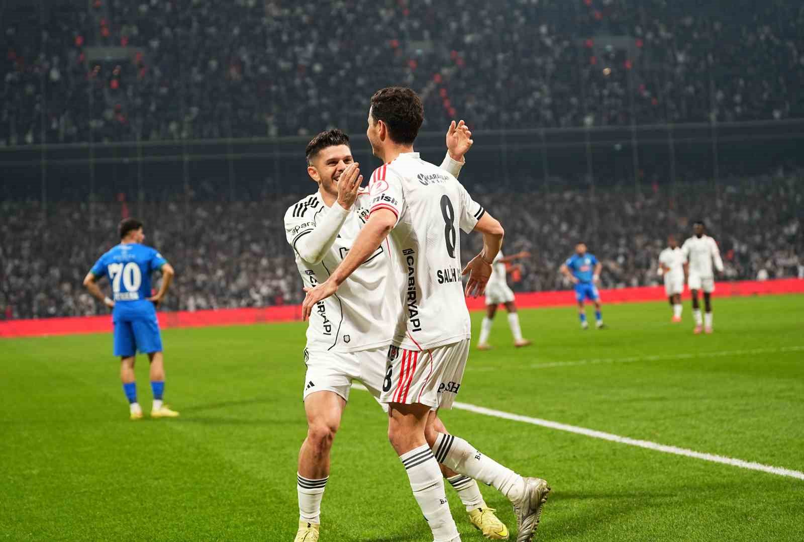 Ziraat Türkiye Kupası: Beşiktaş: 3 - Çaykur Rizespor: 0 (İlk yarı)
