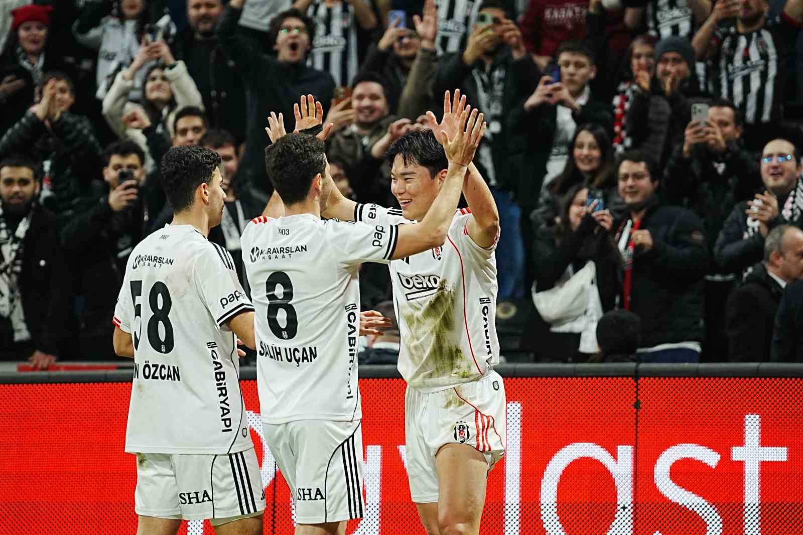 Ziraat Türkiye Kupası: Beşiktaş: 3 - Çaykur Rizespor: 0 (İlk yarı)
