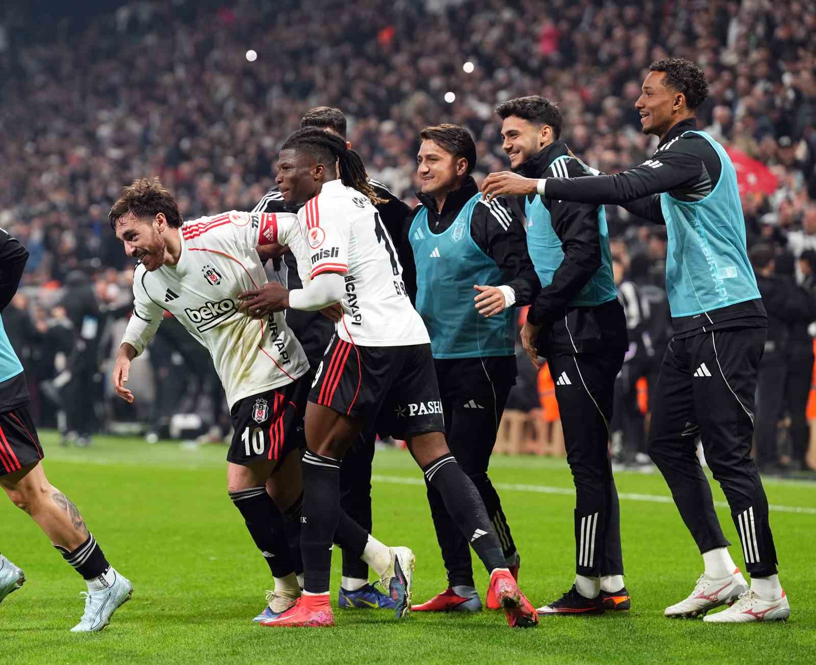Ziraat Türkiye Kupası: Beşiktaş: 3 - Corendon Alanyaspor: 0 (Maç sonucu)

