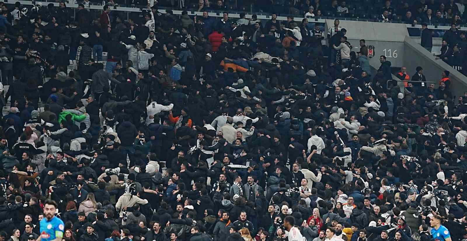 Ziraat Türkiye Kupası: Beşiktaş: 4 - Çaykur Rizespor: 1 (Maç sonucu)
Ziraat Türkiye Kupası: Beşiktaş: 4 - Çaykur Rizespor: 1 (Maç sonucu)