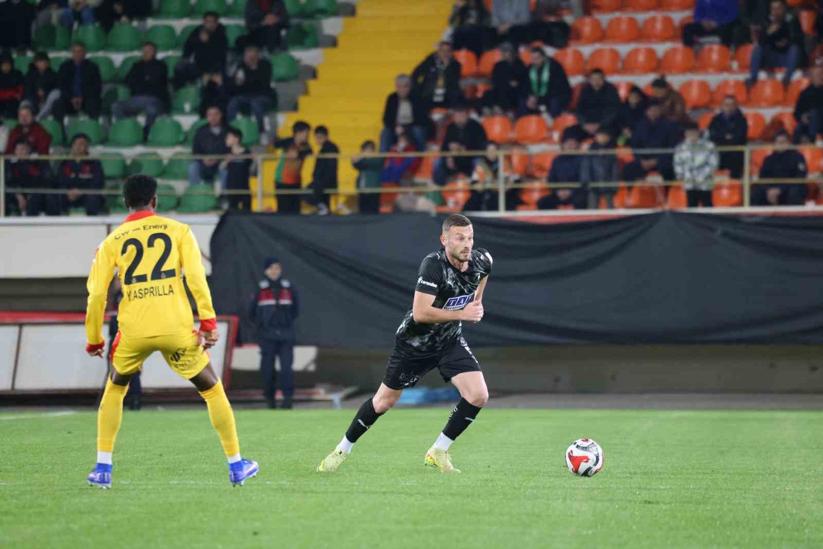 Ziraat Türkiye Kupası: Corendon Alanyaspor: 0 - Galatasaray: 2 (İlk yarı)

