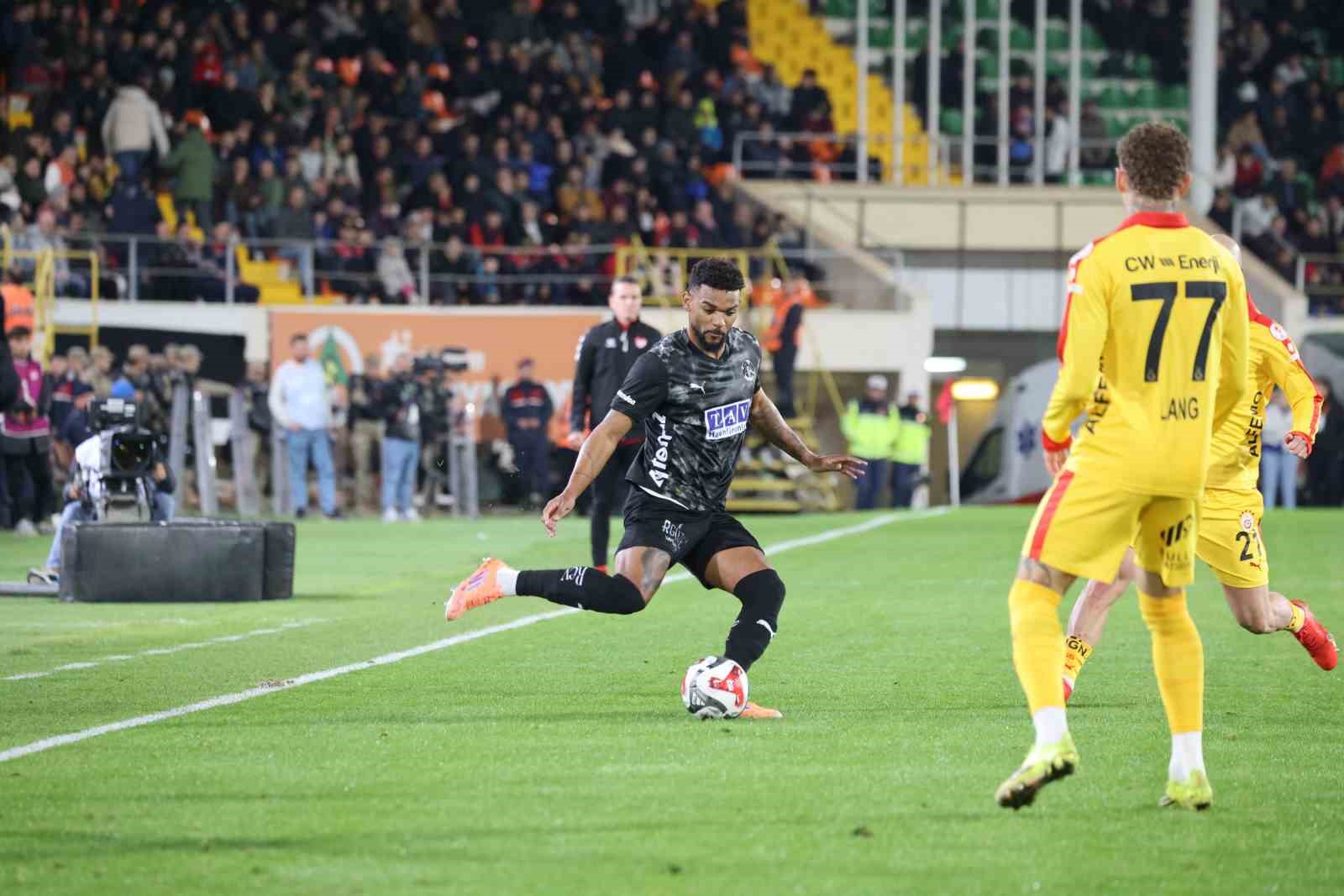 Ziraat Türkiye Kupası: Corendon Alanyaspor: 1 - Galatasaray: 2 (Maç sonucu)
