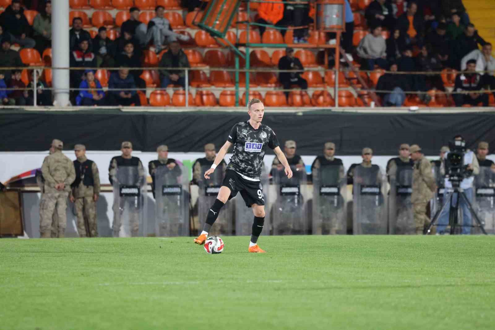 Ziraat Türkiye Kupası: Corendon Alanyaspor: 1 - Galatasaray: 2 (Maç sonucu)
