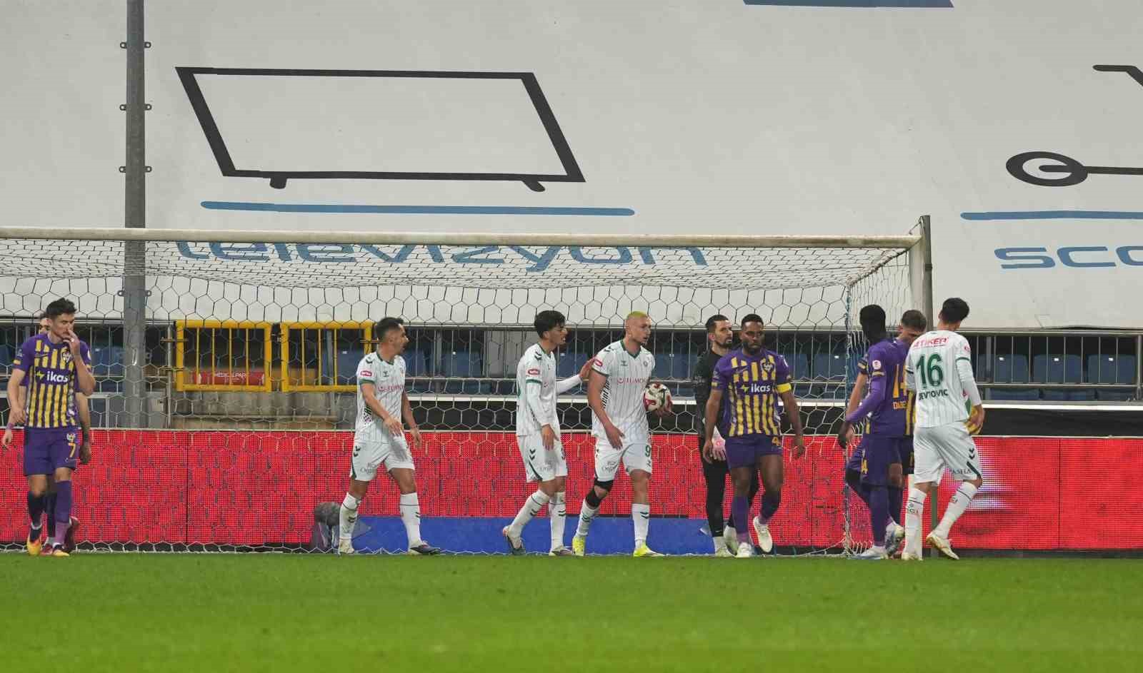 Ziraat Türkiye Kupası: Eyüpspor: 0 - Konyaspor: 1 (Maç devam ediyor)
