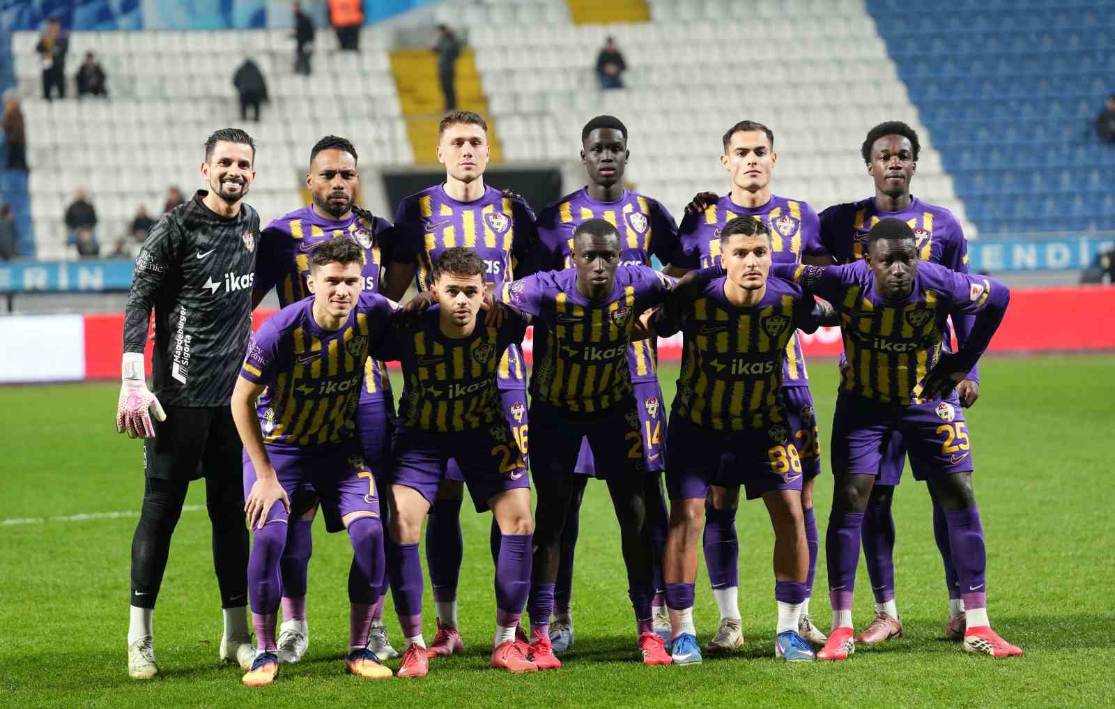 Ziraat Türkiye Kupası: Eyüpspor: 0 - Konyaspor: 1 (Maç devam ediyor)
