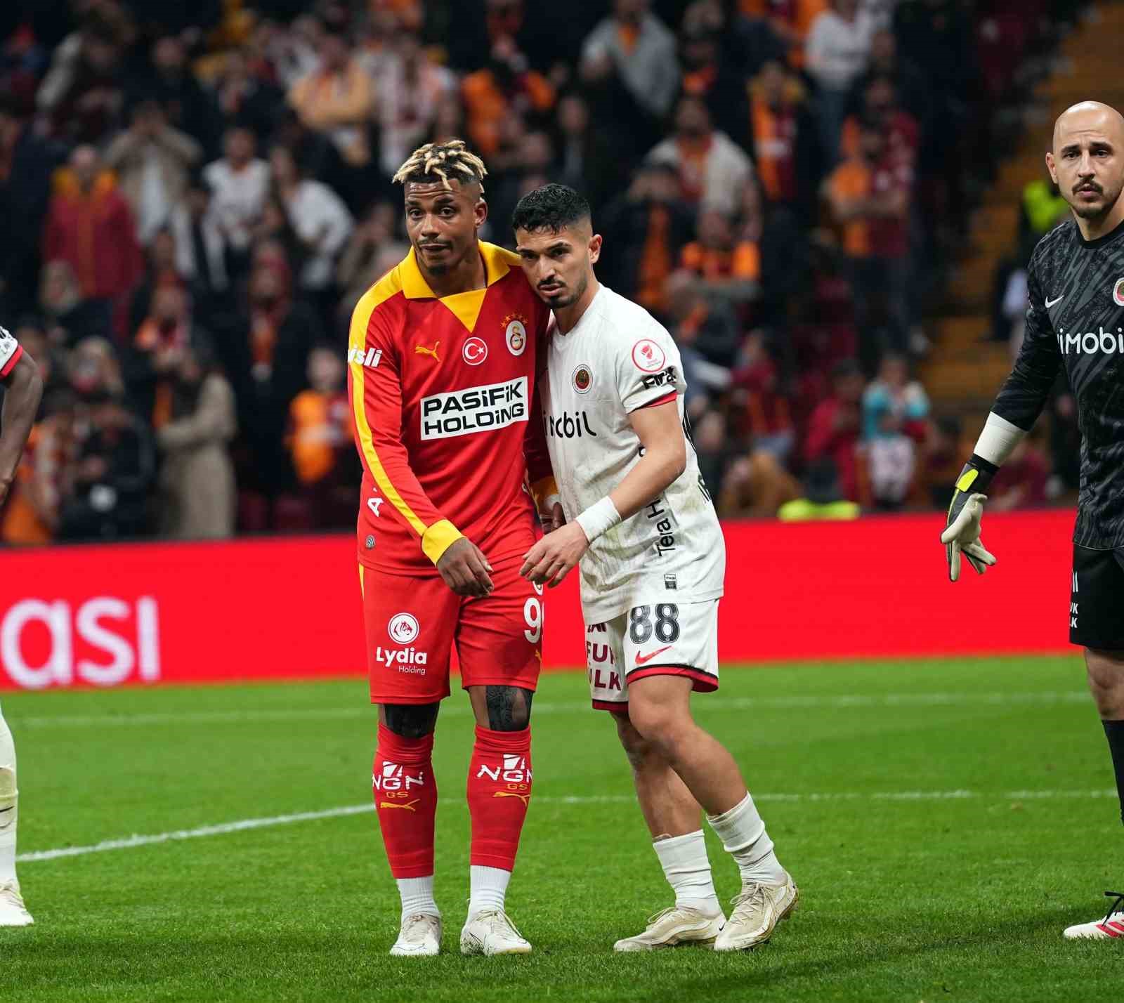 Ziraat Türkiye Kupası: Galatasaray: 0 - Gençlerbirliği: 0 (İlk yarı)
