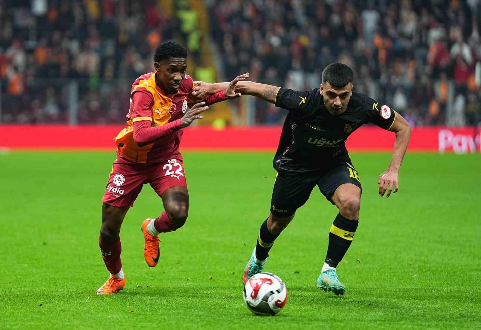 Ziraat Türkiye Kupası: Galatasaray: 3 - İstanbulspor: 1 (İlk yarı)
