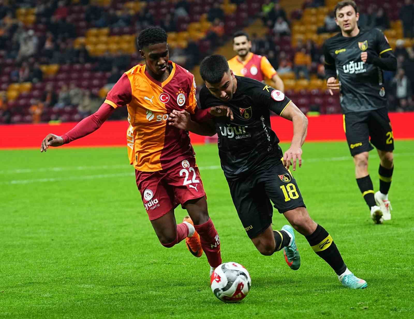 Ziraat Türkiye Kupası: Galatasaray: 3 - İstanbulspor: 1 (İlk yarı)
