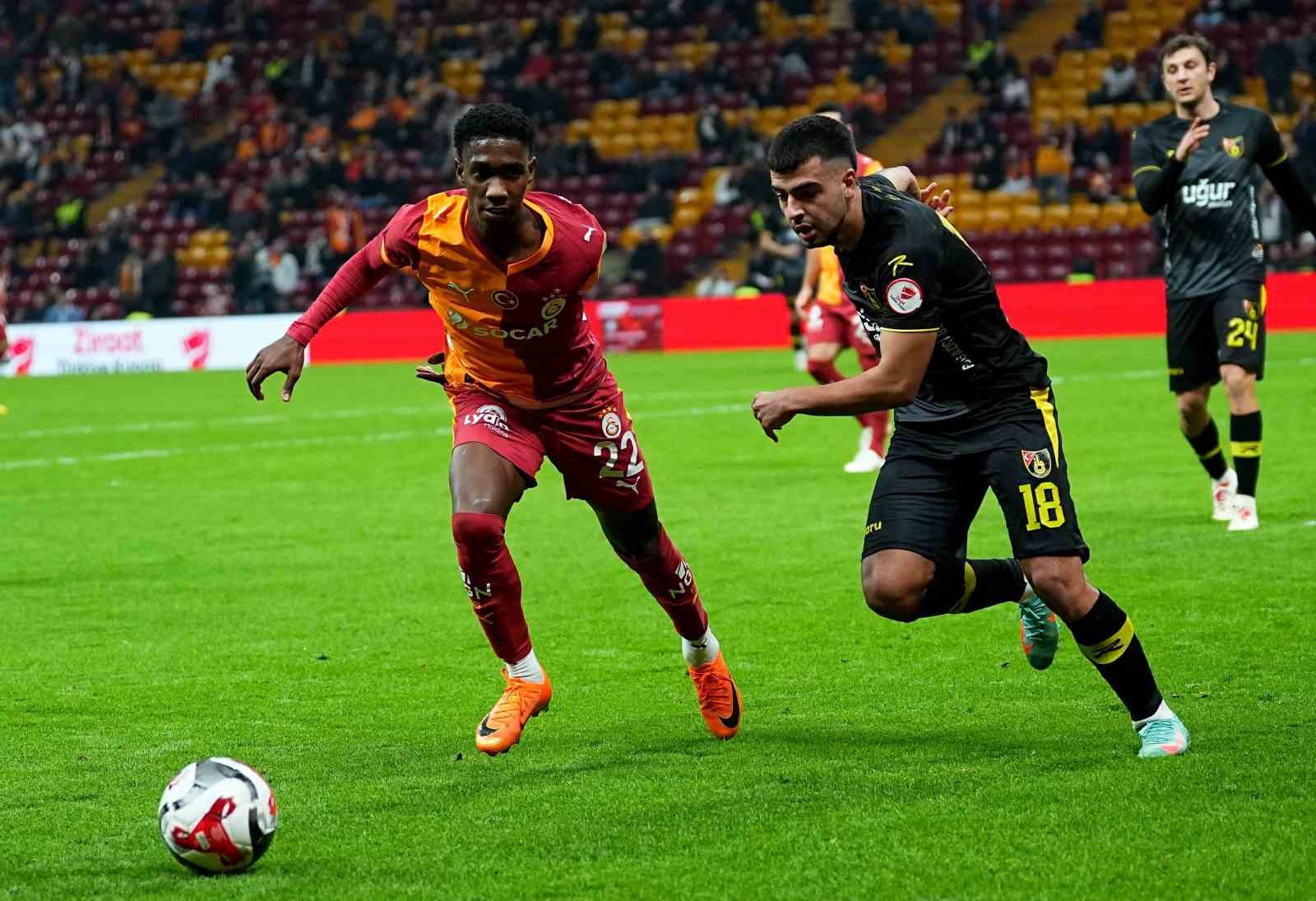 Ziraat Türkiye Kupası: Galatasaray: 3 - İstanbulspor: 1 (İlk yarı)
