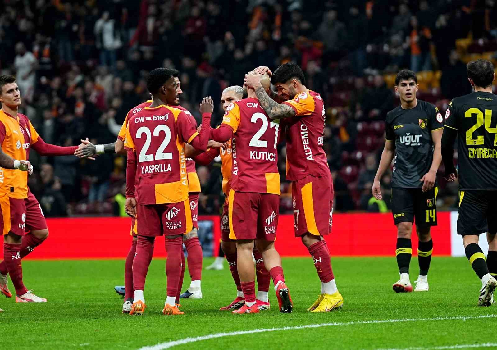 Ziraat Türkiye Kupası: Galatasaray: 3 - İstanbulspor: 1 (İlk yarı)
