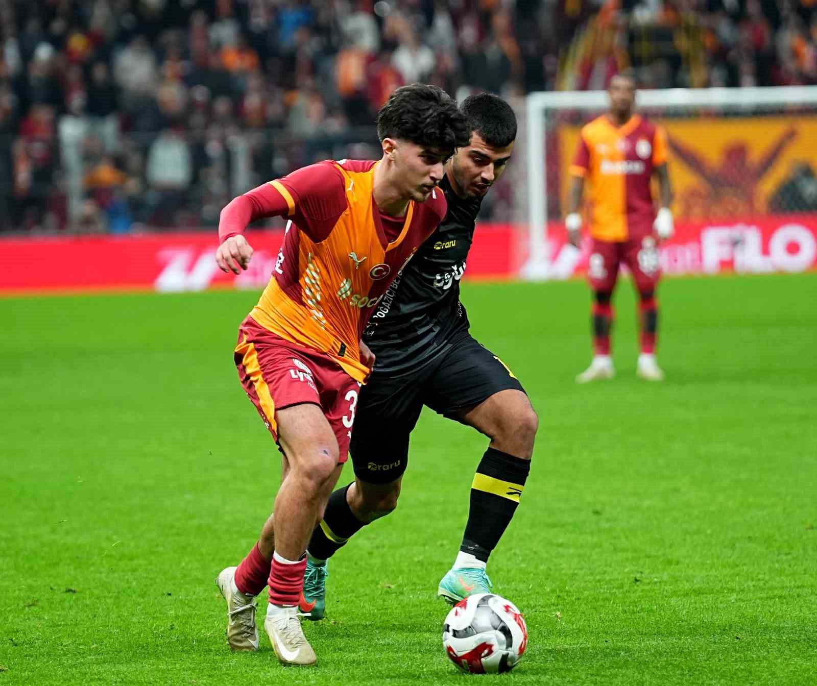 Ziraat Türkiye Kupası: Galatasaray: 3 - İstanbulspor: 1 (İlk yarı)
