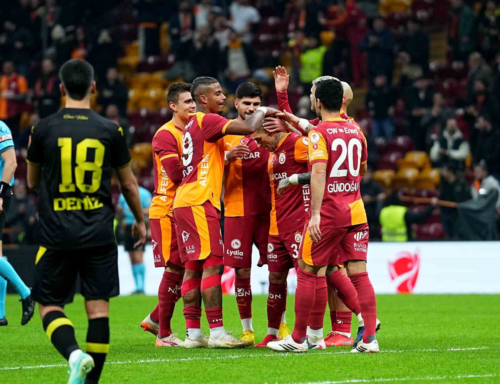 Ziraat Türkiye Kupası: Galatasaray: 3 - İstanbulspor: 1 (İlk yarı)
