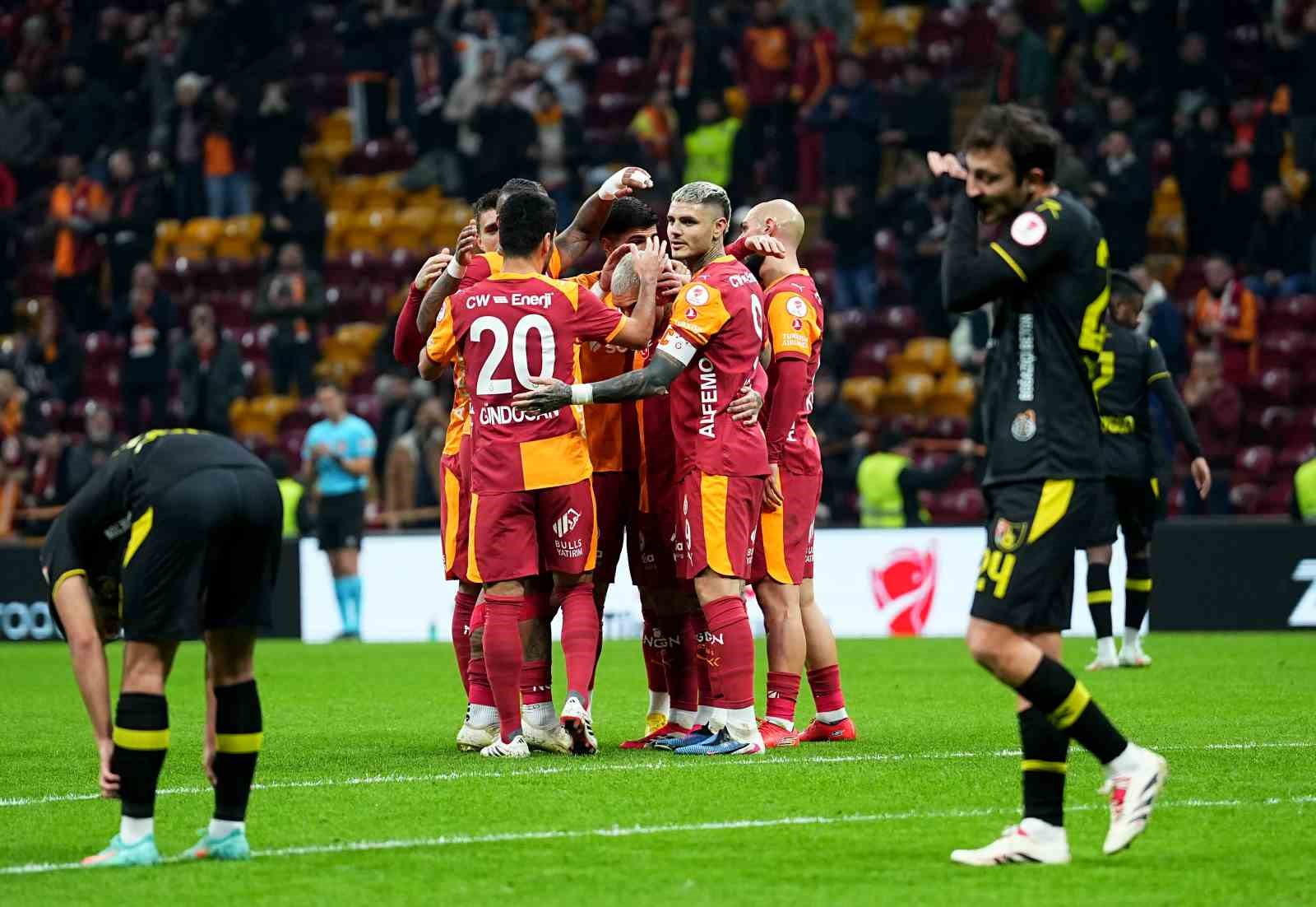 Ziraat Türkiye Kupası: Galatasaray: 3 - İstanbulspor: 1 (İlk yarı)
