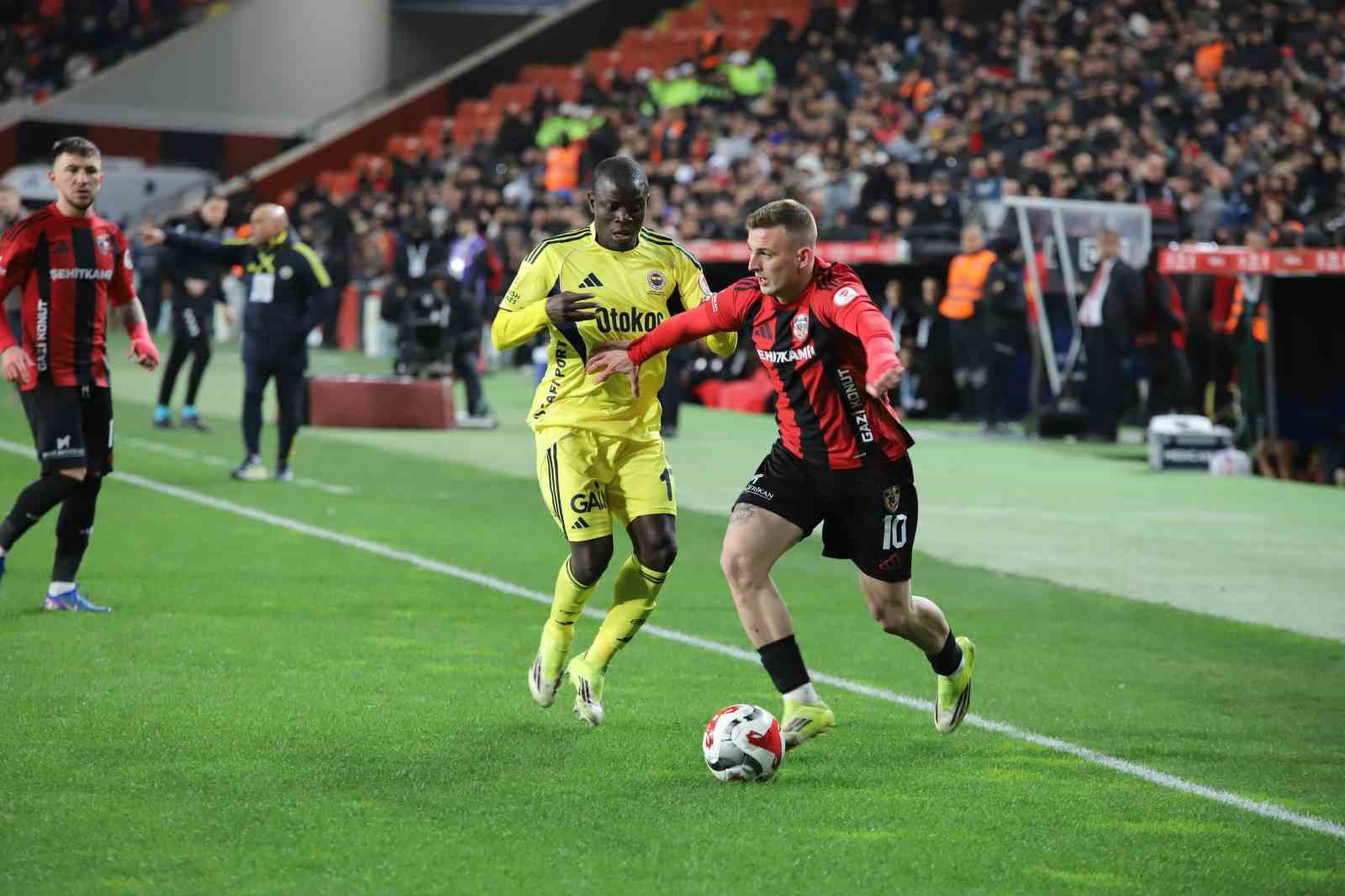 Ziraat Türkiye Kupası: Gaziantep FK: 0 - Fenerbahçe: 0 (Maç devam ediyor)
