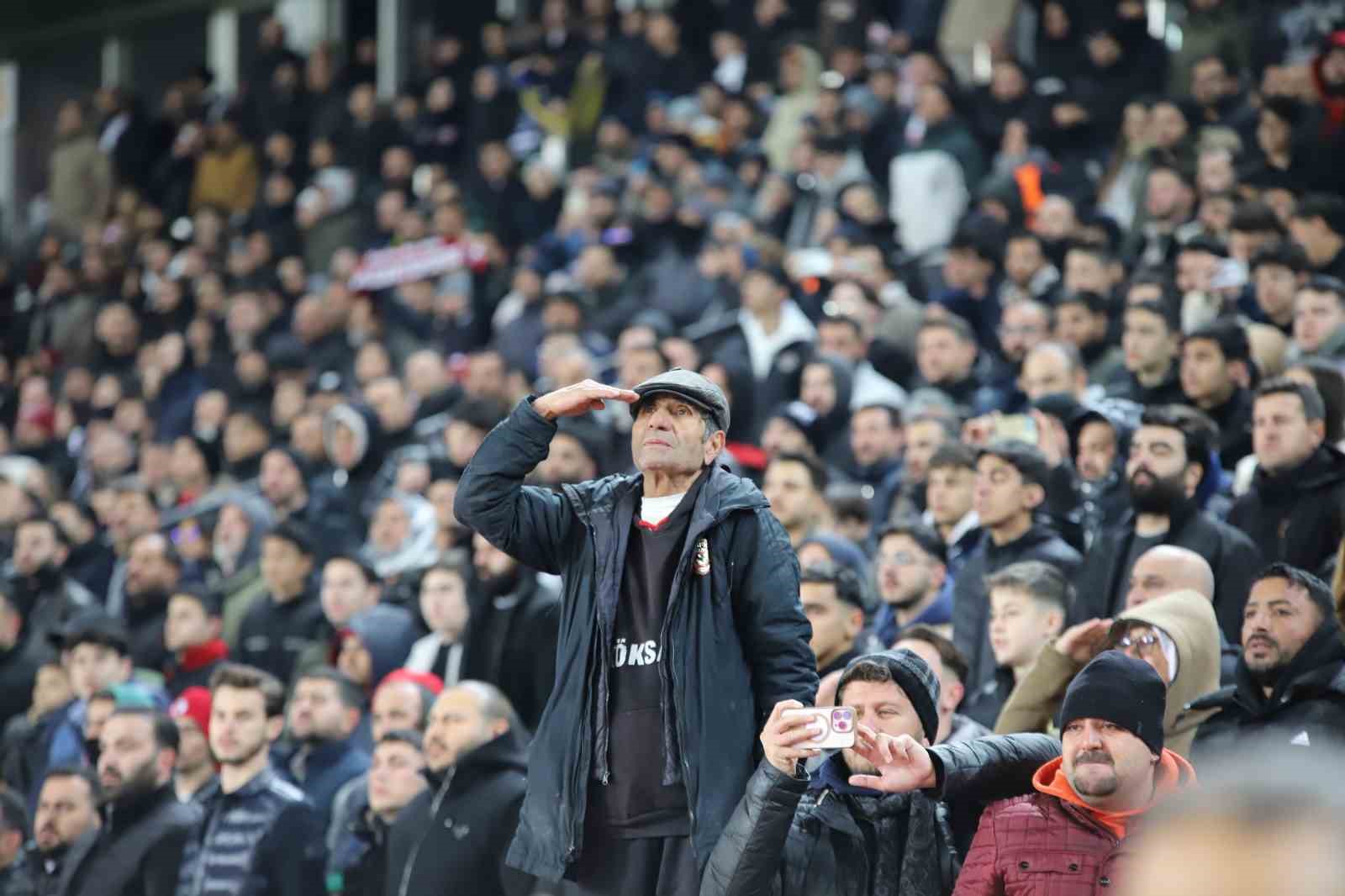 Ziraat Türkiye Kupası: Gaziantep FK: 0 - Fenerbahçe: 0 (Maç devam ediyor)
