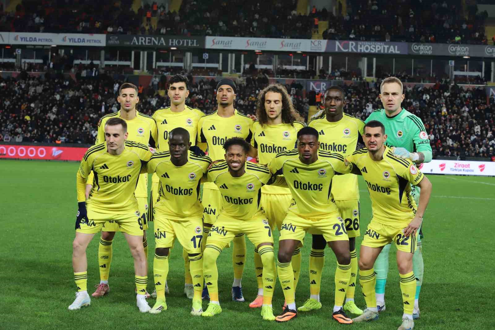 Ziraat Türkiye Kupası: Gaziantep FK: 0 - Fenerbahçe: 0 (Maç devam ediyor)
