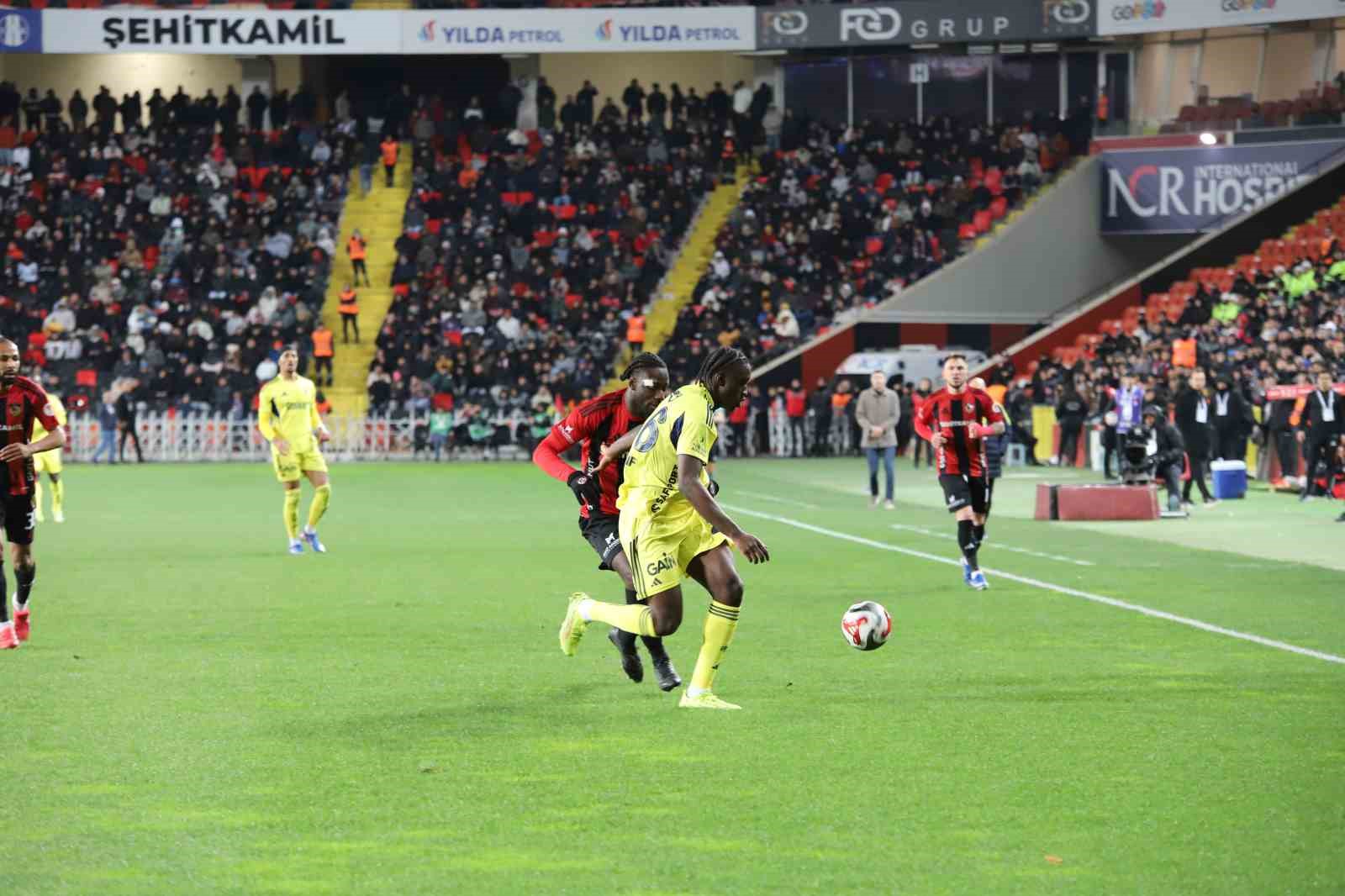Ziraat Türkiye Kupası: Gaziantep FK: 0 - Fenerbahçe: 1 (İlk yarı)
