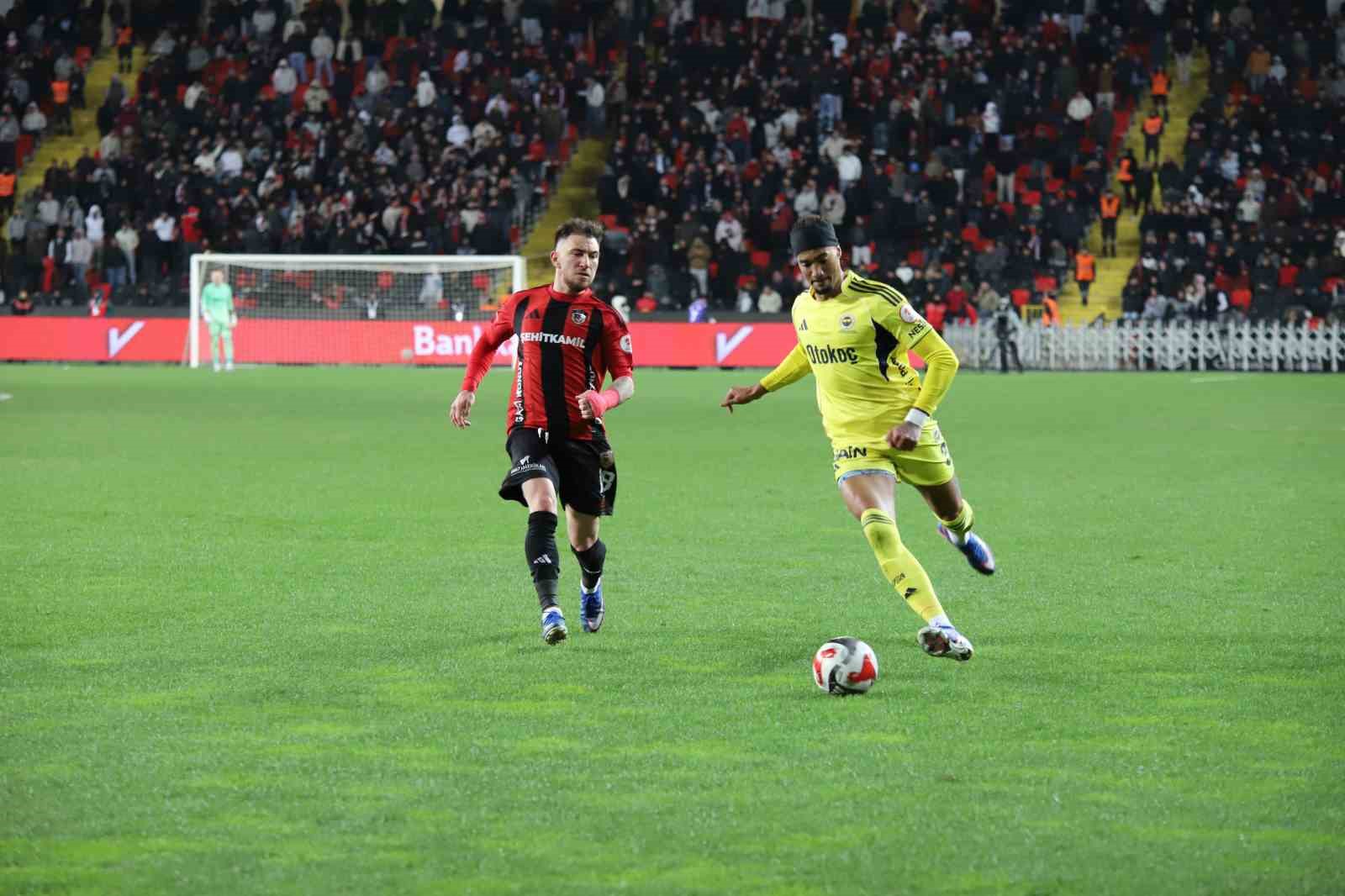 Ziraat Türkiye Kupası: Gaziantep FK: 0 - Fenerbahçe: 1 (İlk yarı)
