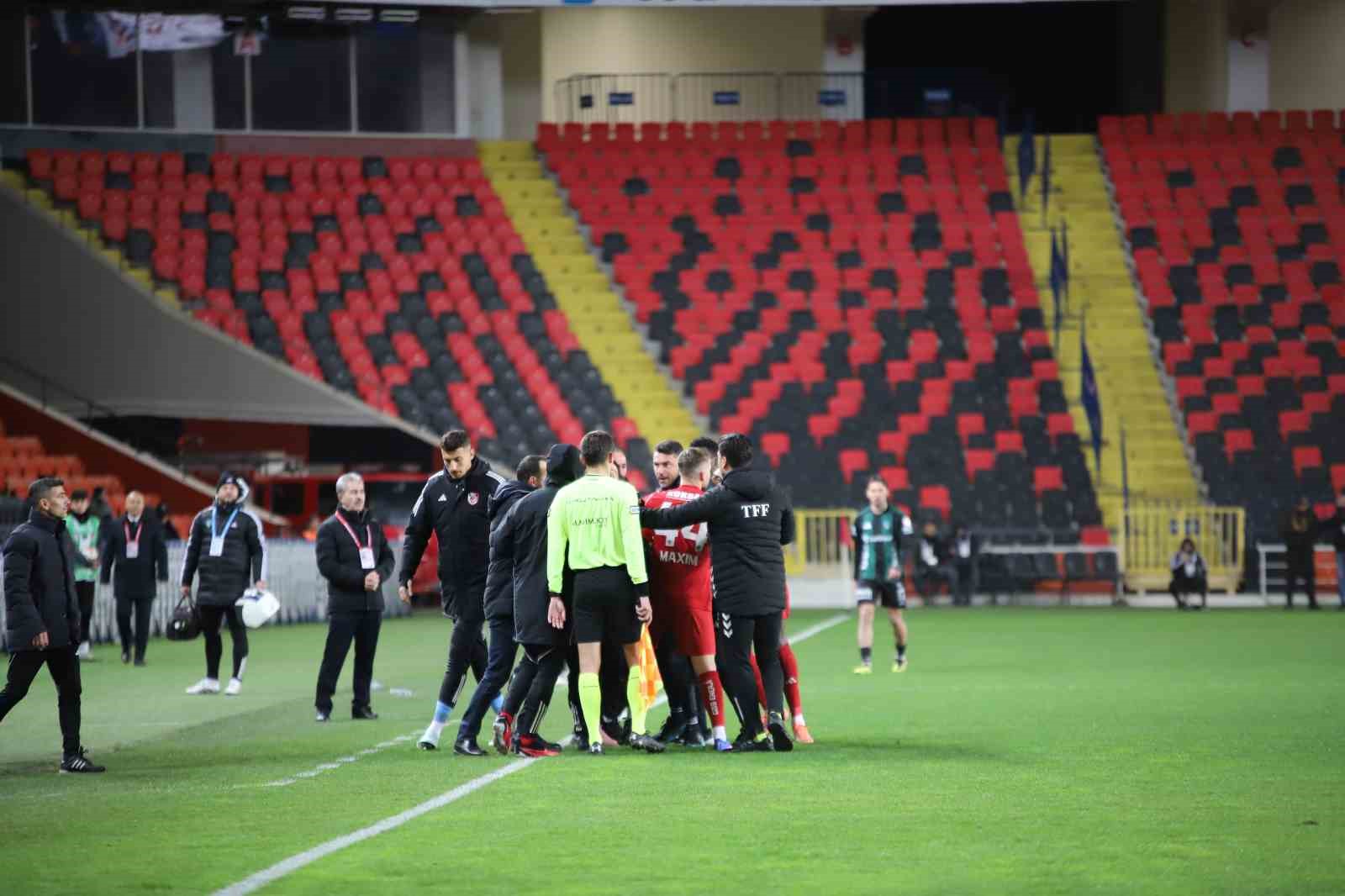 Ziraat Türkiye Kupası: Gaziantep FK: 0 - Kocaelispor: 0 (İlk yarı)
