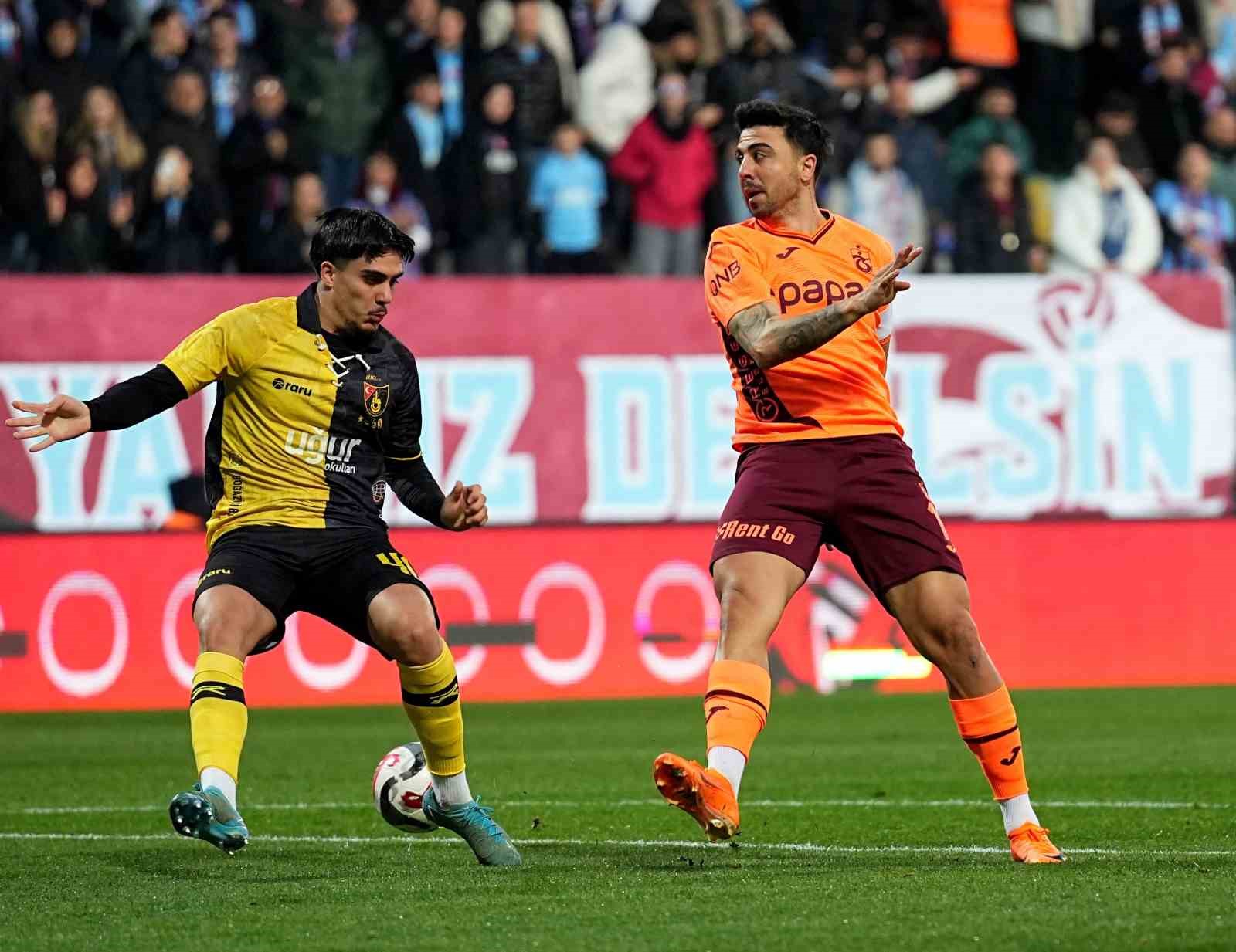 Ziraat Türkiye Kupası: İstanbulspor: 1 - Trabzonspor: 1 (İlk yarı)
