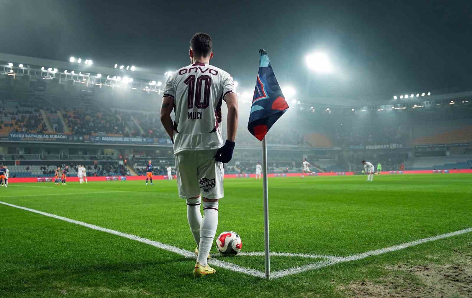 Ziraat Türkiye Kupası: RAMS Başakşehir: 0 - Trabzonspor: 1 (İlk yarı)
