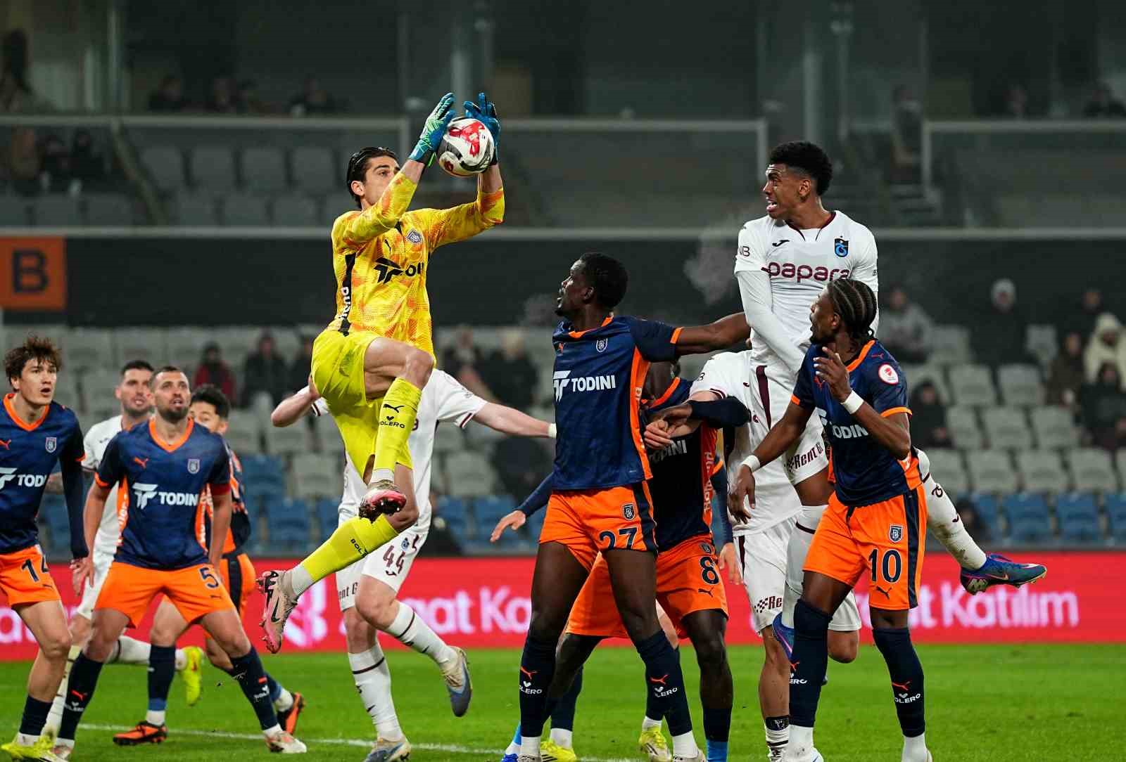 Ziraat Türkiye Kupası: RAMS Başakşehir: 0 - Trabzonspor: 1 (İlk yarı)
