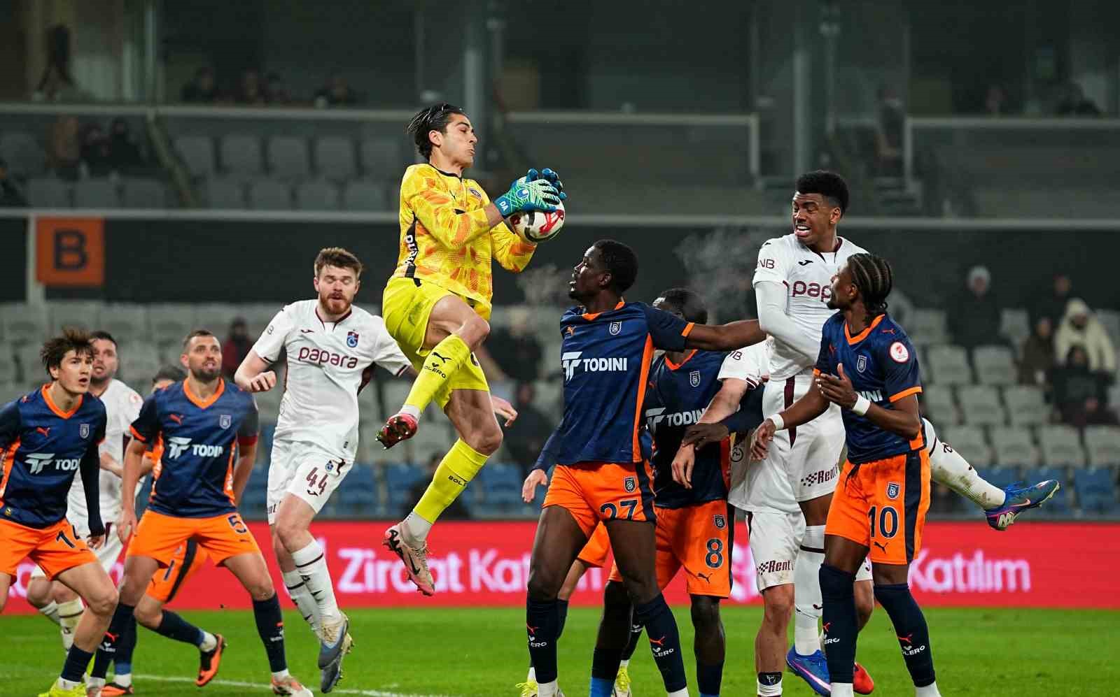 Ziraat Türkiye Kupası: RAMS Başakşehir: 0 - Trabzonspor: 1 (İlk yarı)
