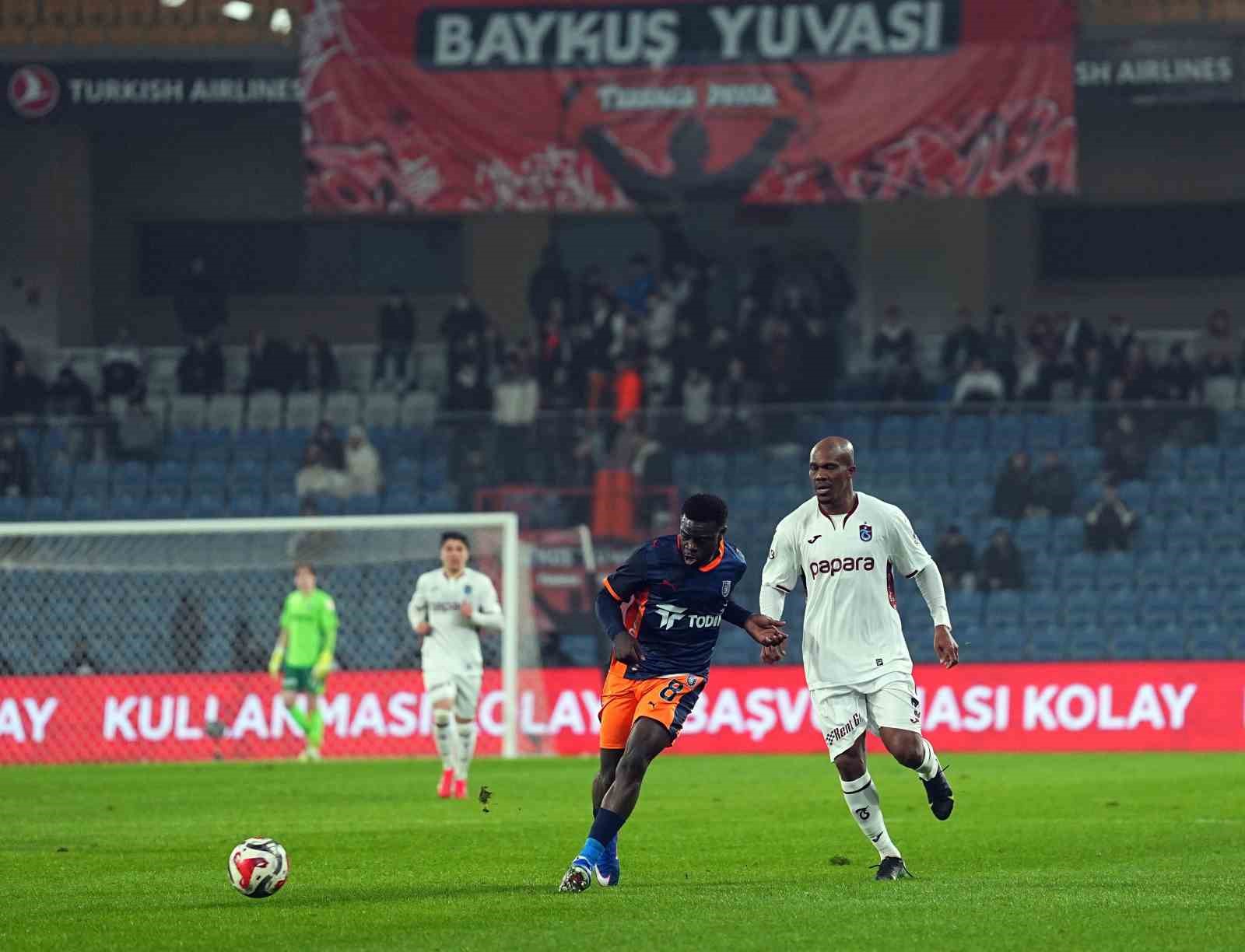 Ziraat Türkiye Kupası: RAMS Başakşehir: 0 - Trabzonspor: 1 (İlk yarı)
