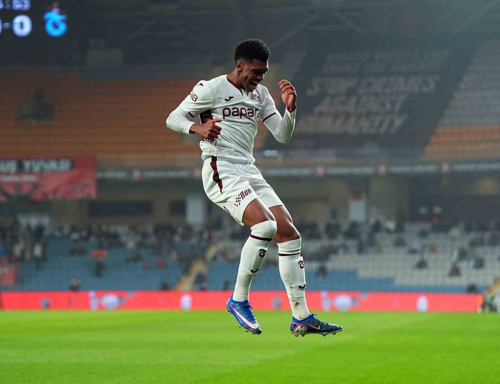 Ziraat Türkiye Kupası: RAMS Başakşehir: 0 - Trabzonspor: 1 (Maç devam ediyor)
