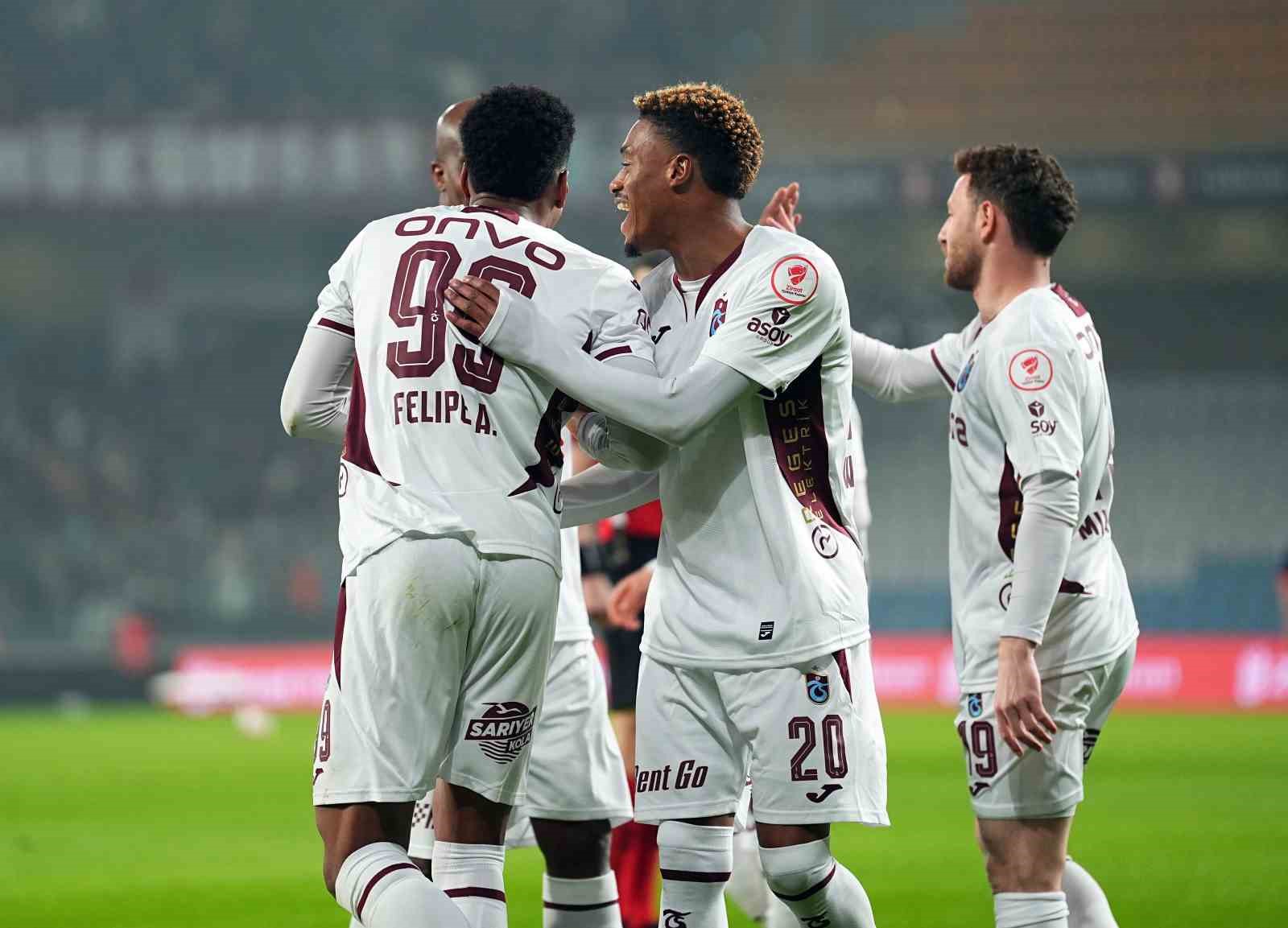 Ziraat Türkiye Kupası: RAMS Başakşehir: 0 - Trabzonspor: 1 (Maç devam ediyor)
