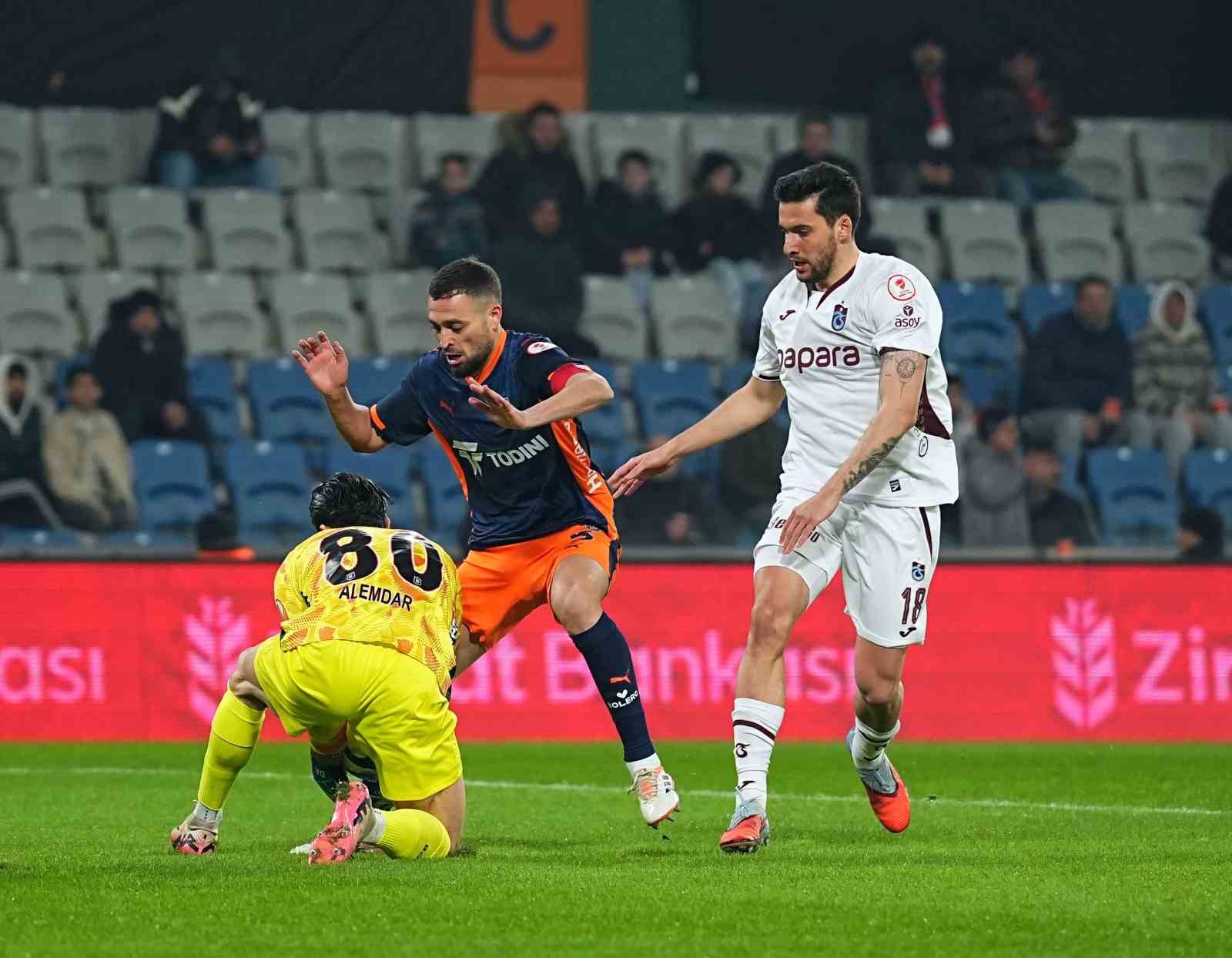 Ziraat Türkiye Kupası: RAMS Başakşehir: 0 - Trabzonspor: 1 (Maç devam ediyor)
