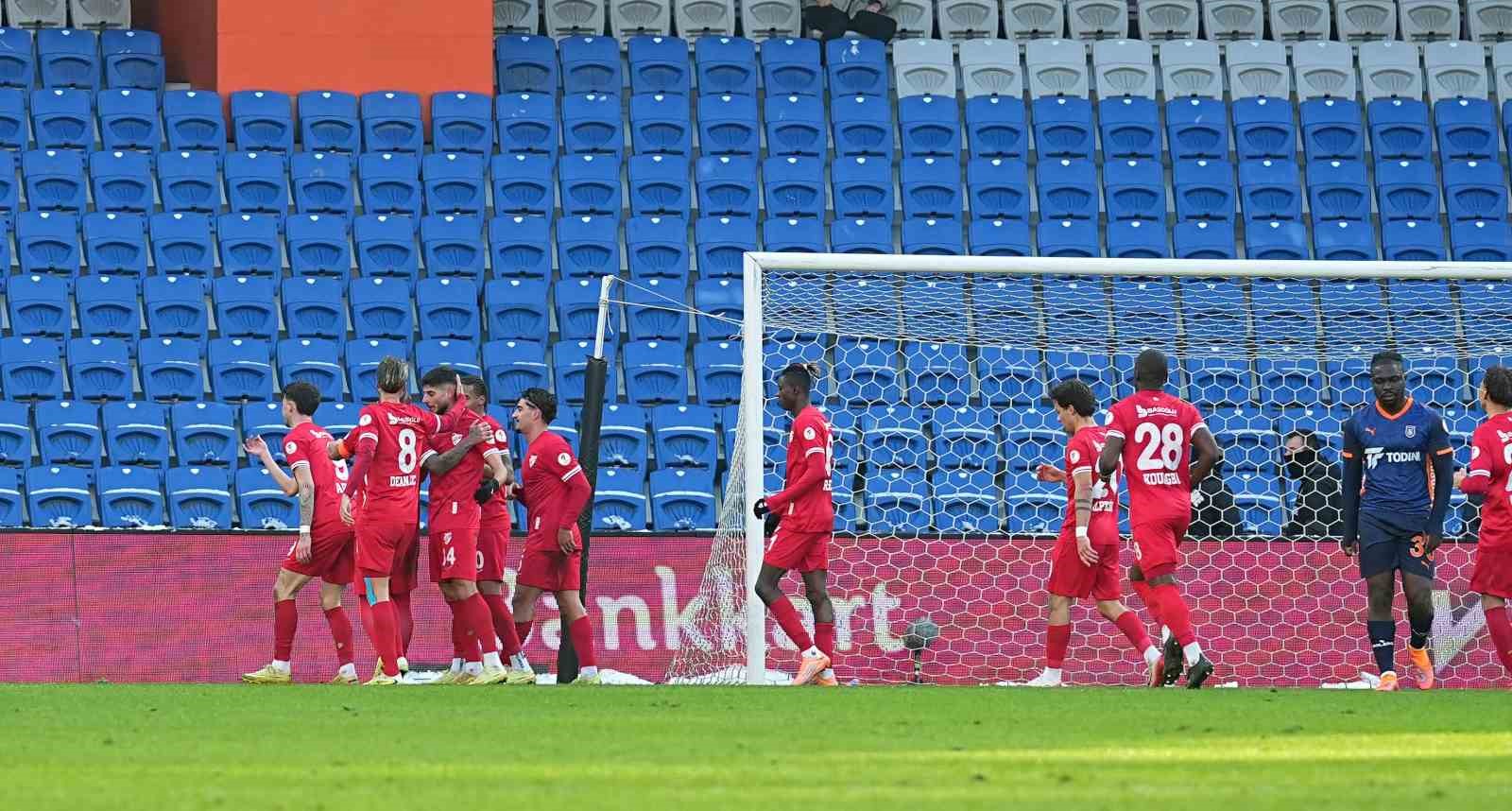 Ziraat Türkiye Kupası: RAMS Başakşehir: 1 - Boluspor: 1 (İlk yarı)
