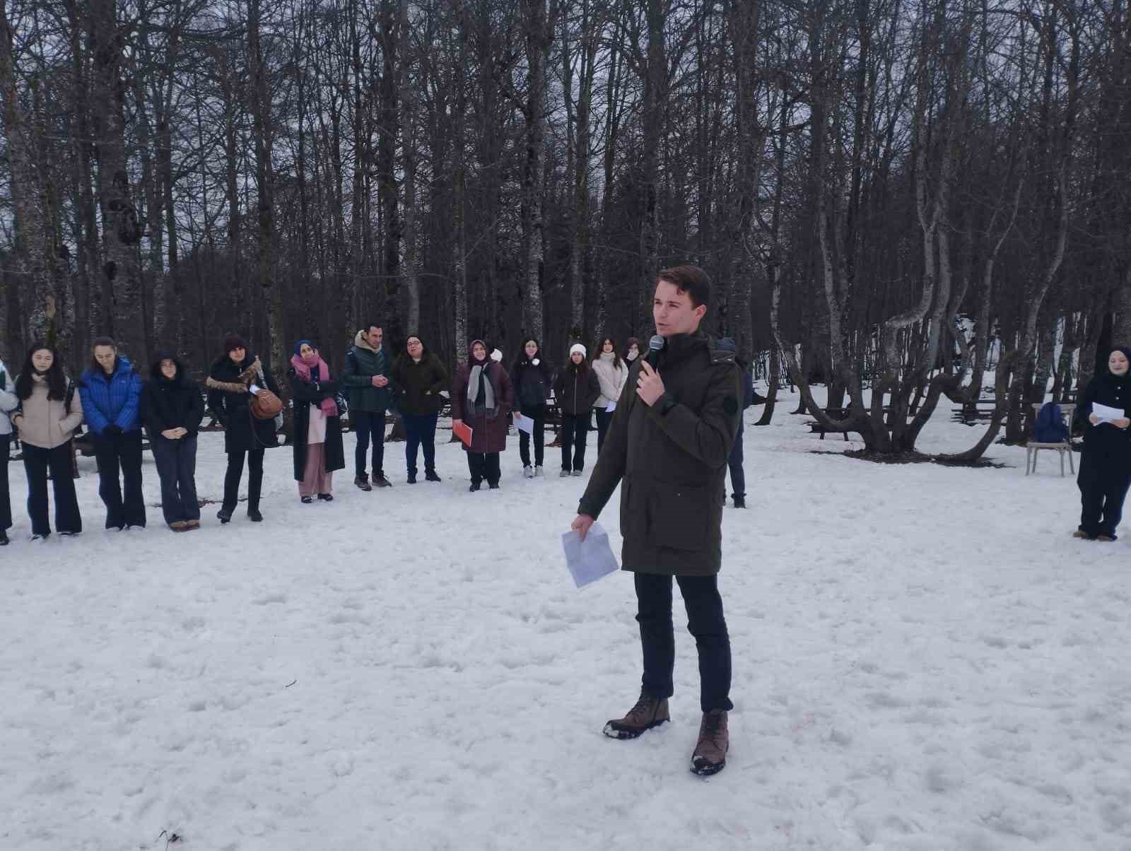 Zirvede şiir molası
