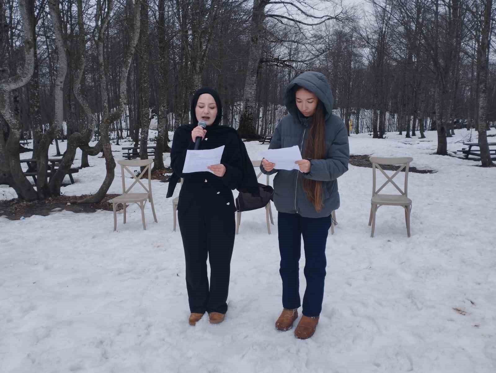 Zirvede şiir molası
