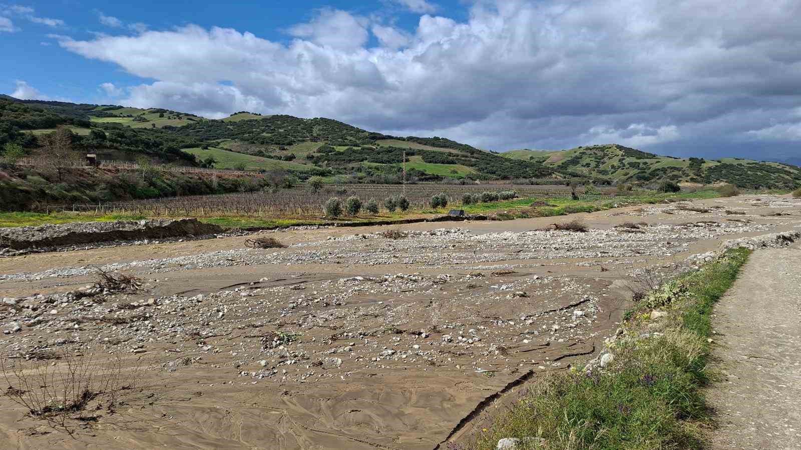 Ziyanlar Mahallesi’nde taşkın alarmı
