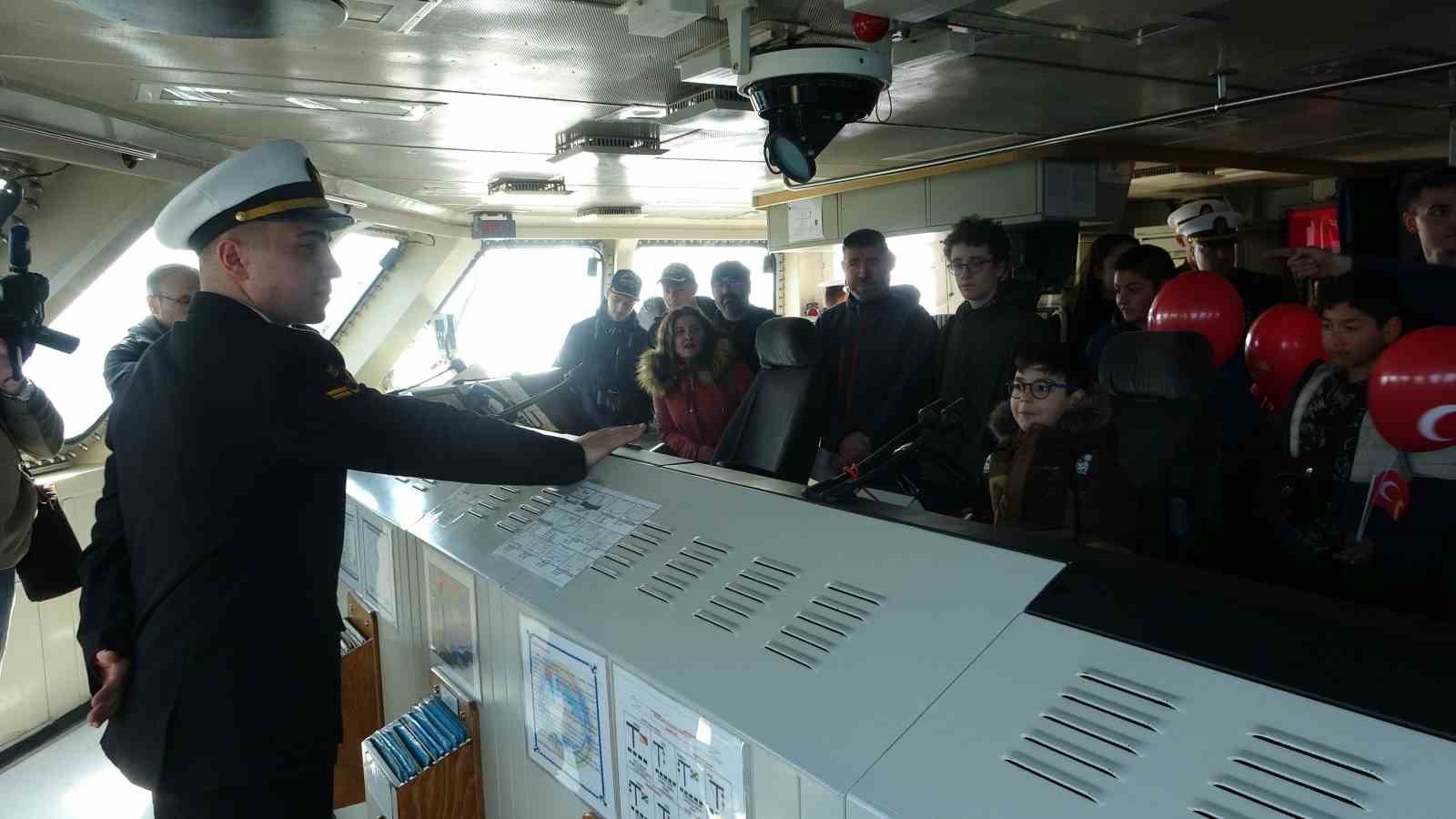 Ziyarete açılan TCG Heybeliada misafirlerini mest etti
