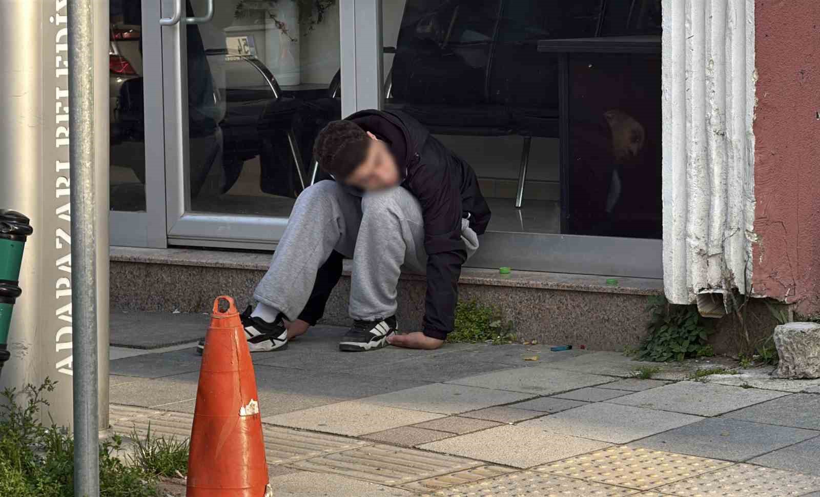 Zombi filmi değil: Sokakta yaşanan gerçek
