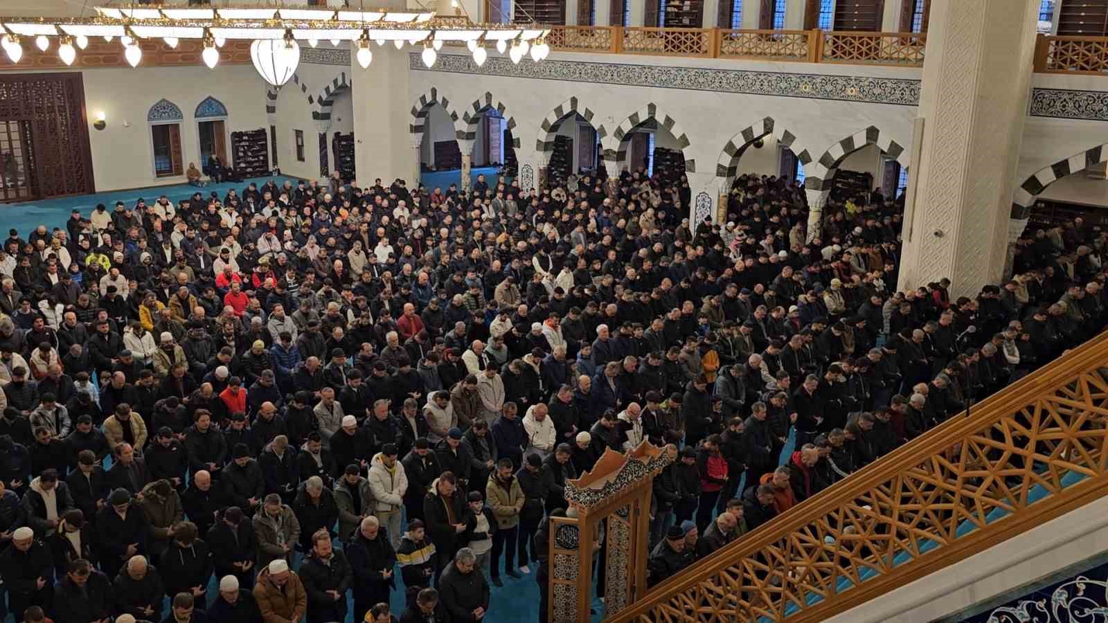 Zonguldak Uzun Mehmet Camii’nde Ramazan Bayramı coşkusu
