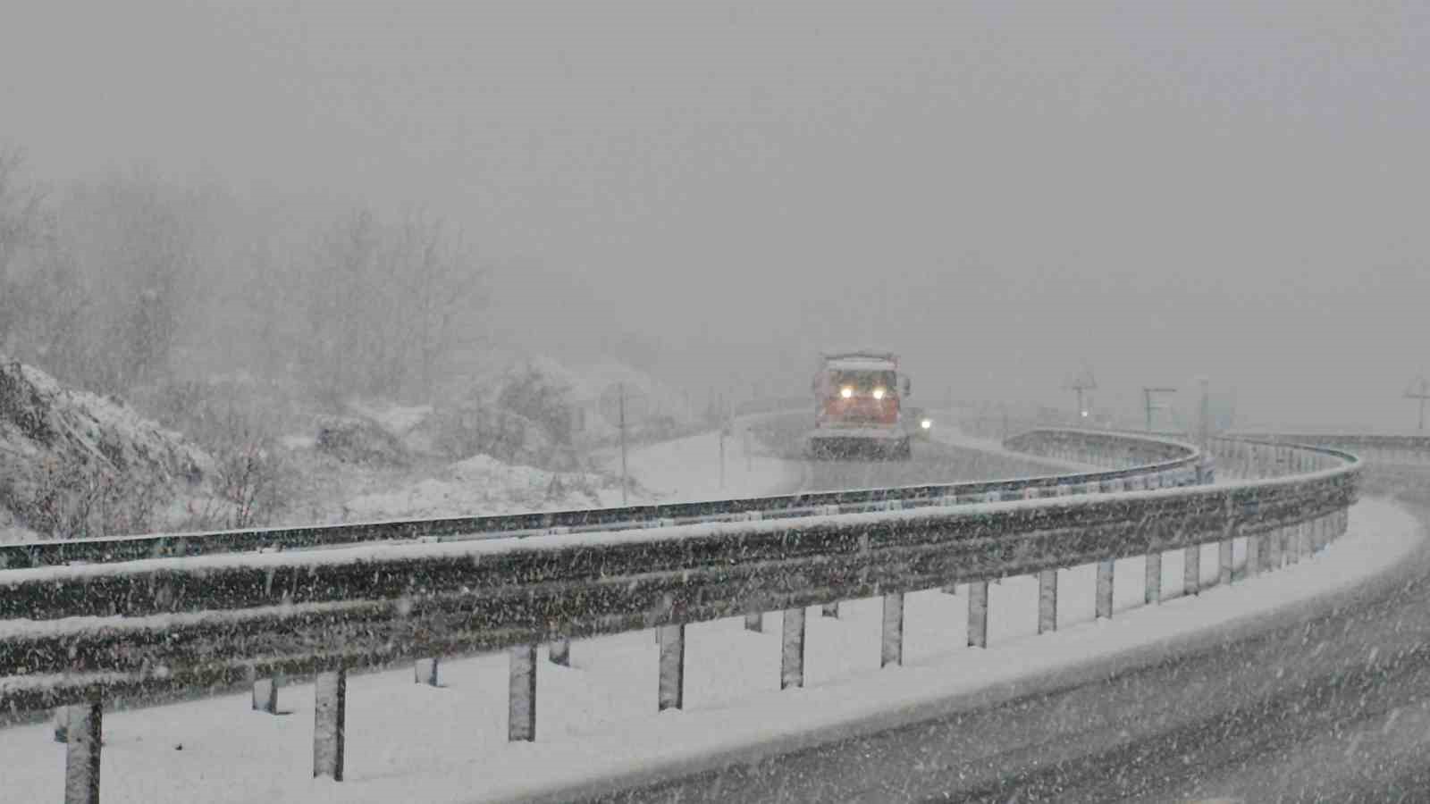 Zonguldak’ın yüksek kesimlerinde kar yağışı etkili oldu
