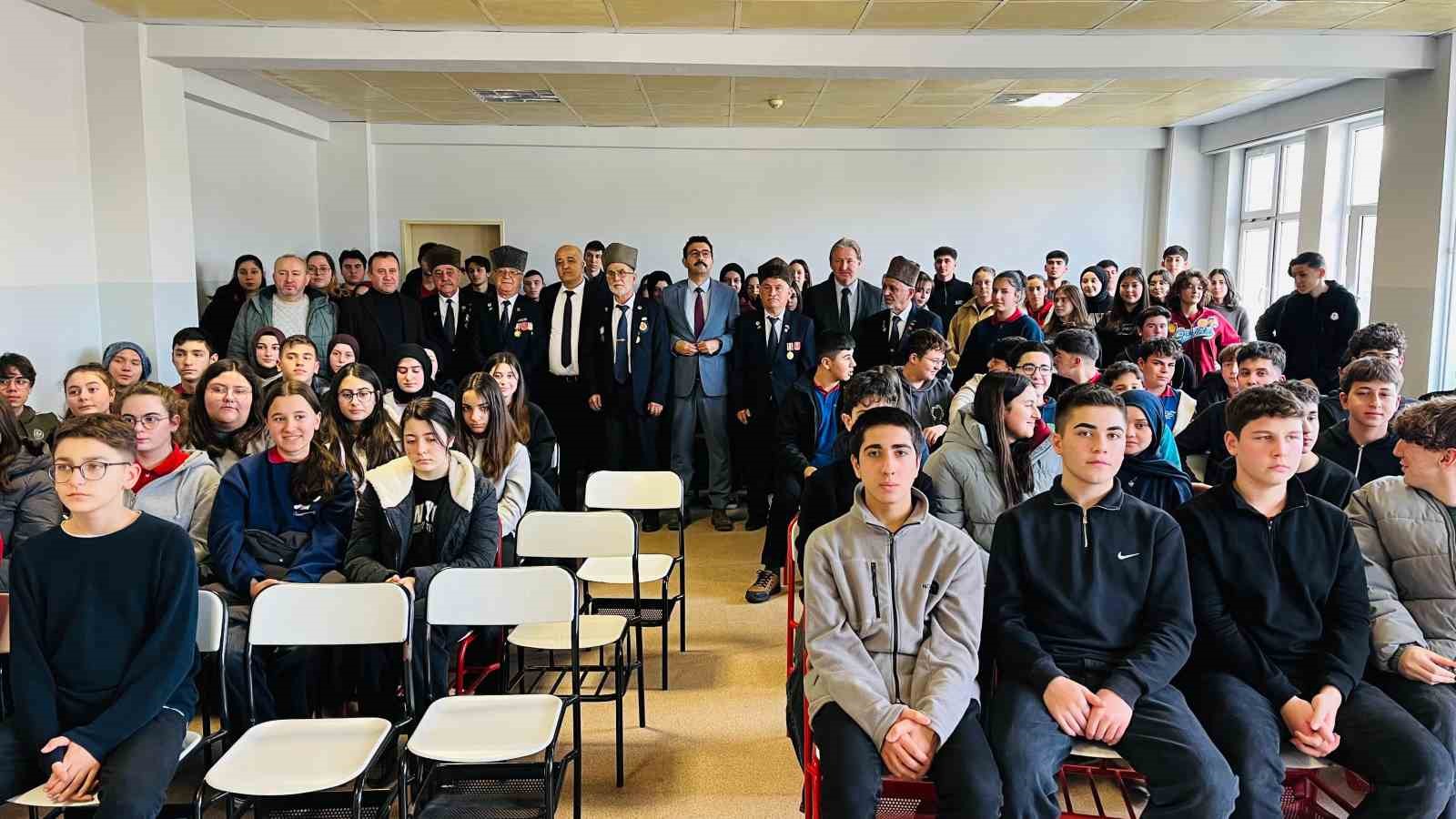 Zonguldaklı gaziler gençlerle buluştu
