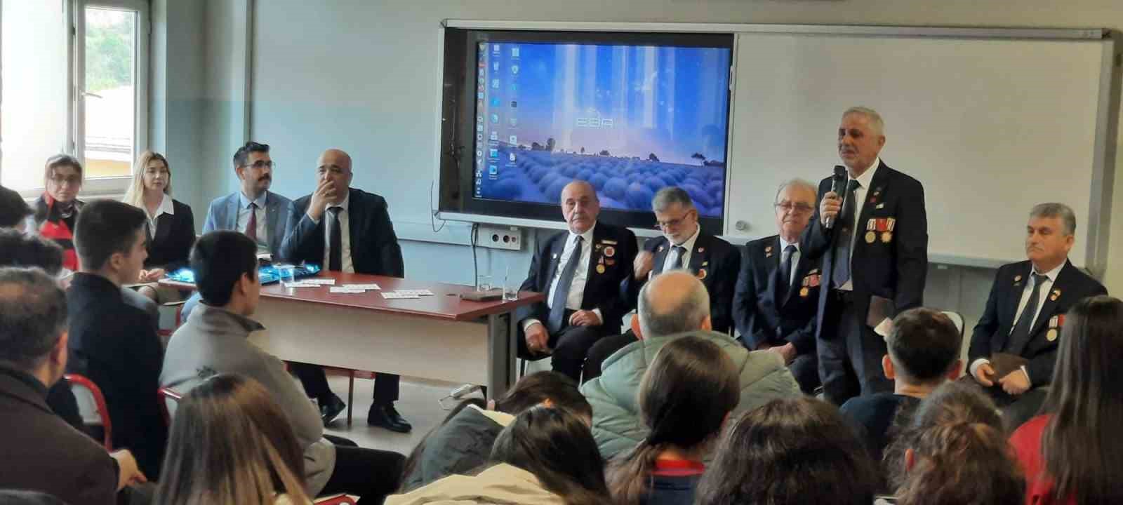 Zonguldaklı gaziler gençlerle buluştu
