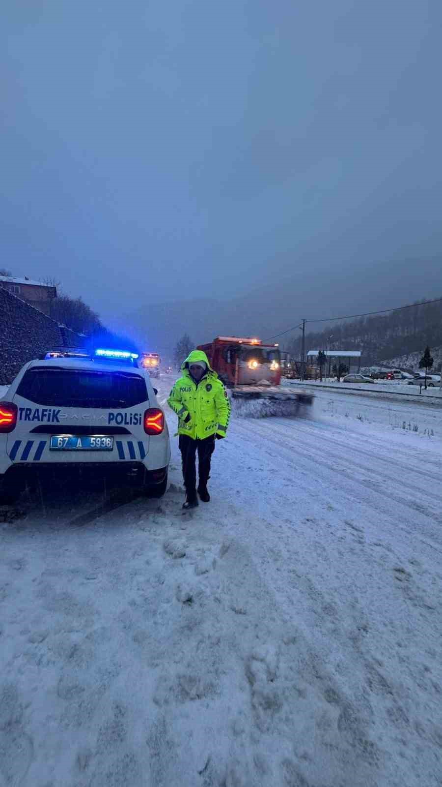 Zonguldak’ta 198 köy yolunu açmak için çalışmalar sürüyor
