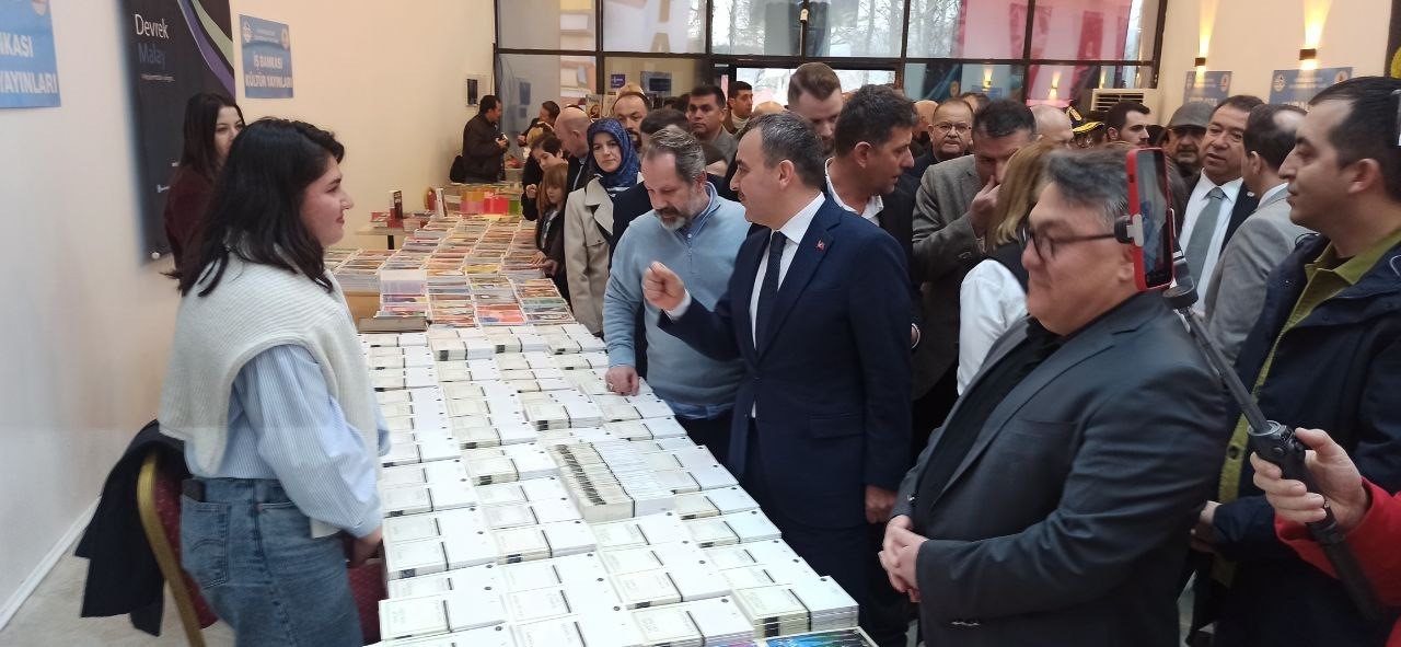 Zonguldak’ta Bastonpark Kitap Fuarı başladı
