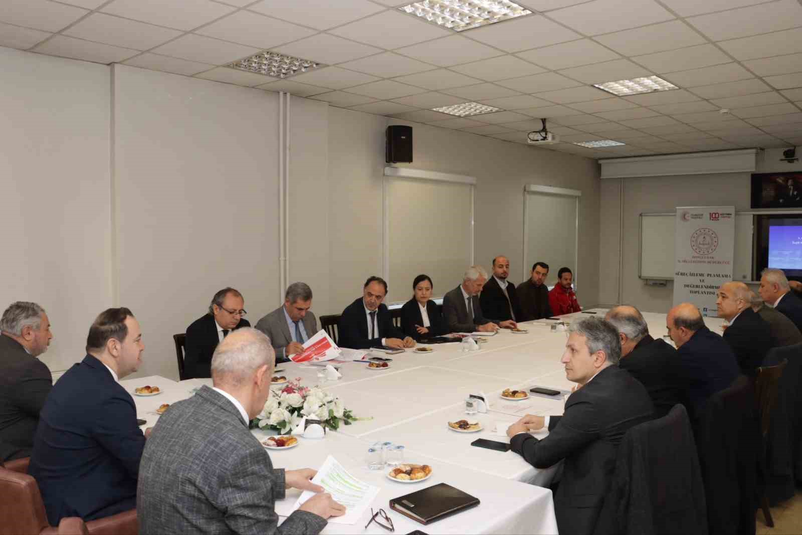 Zonguldak’ta eğitim yöneticileri ikinci dönem için toplandı
Zonguldak’ta eğitim yöneticileri ikinci dönem için toplandı