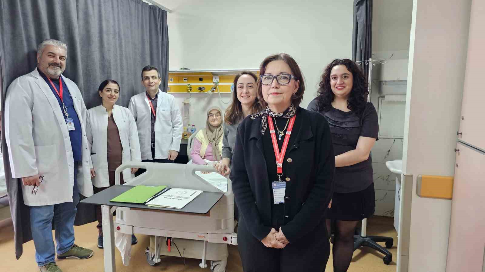 Zonguldak’ta ilk kez 60 yaşında hastaya izsiz ameliyat yapıldı
