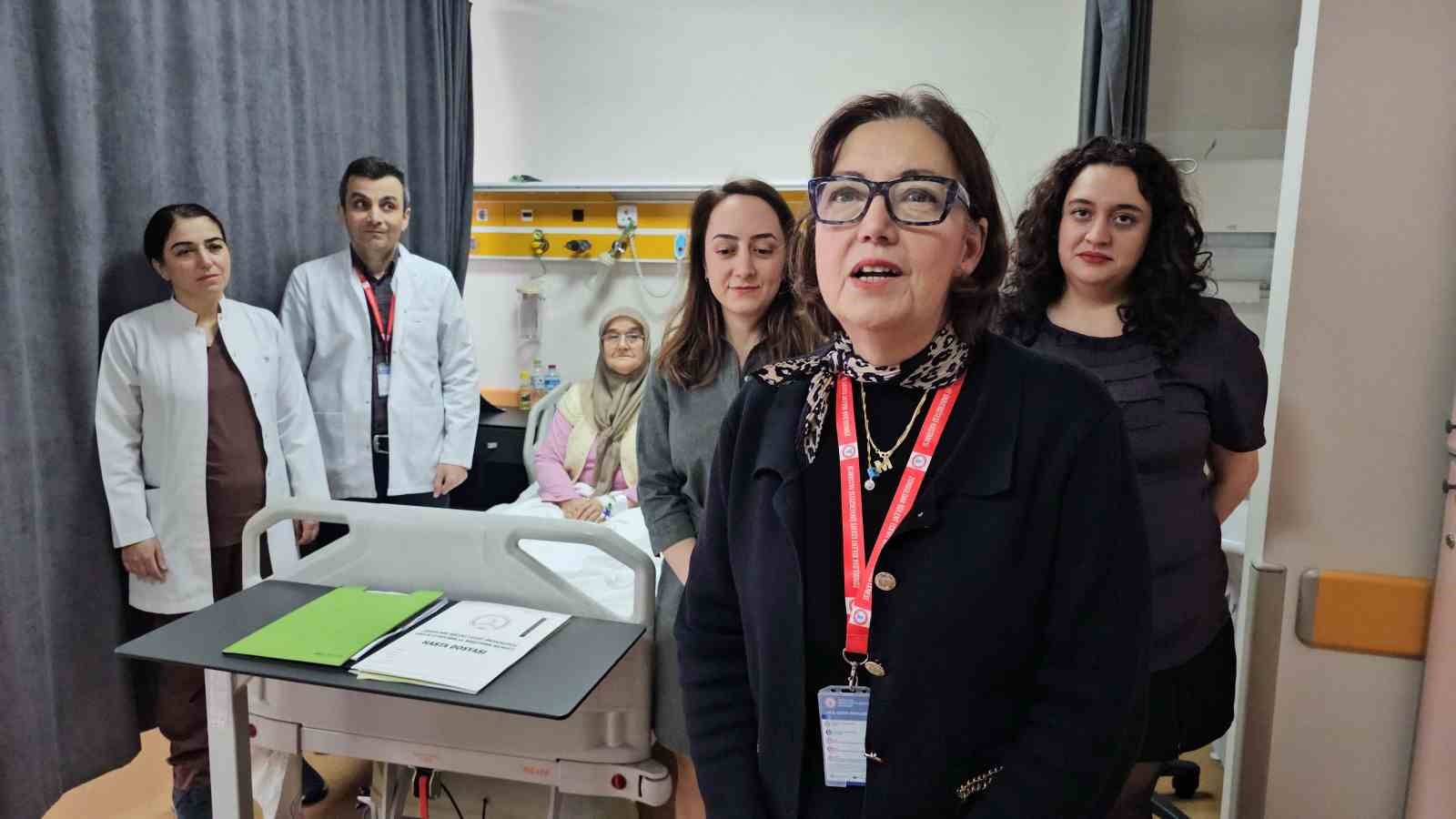 Zonguldak’ta ilk kez 60 yaşında hastaya izsiz ameliyat yapıldı
