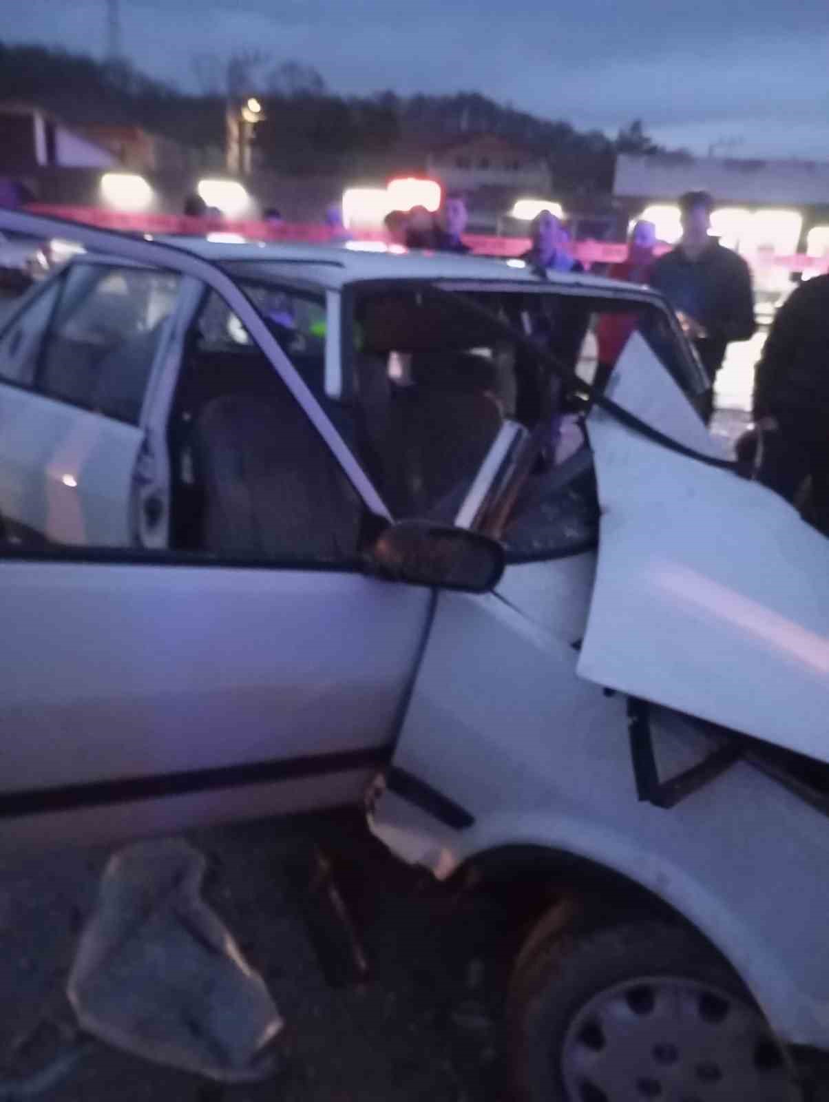 Zonguldak’ta işçi servisi otomobille çarpıştı: 6 yaralı
