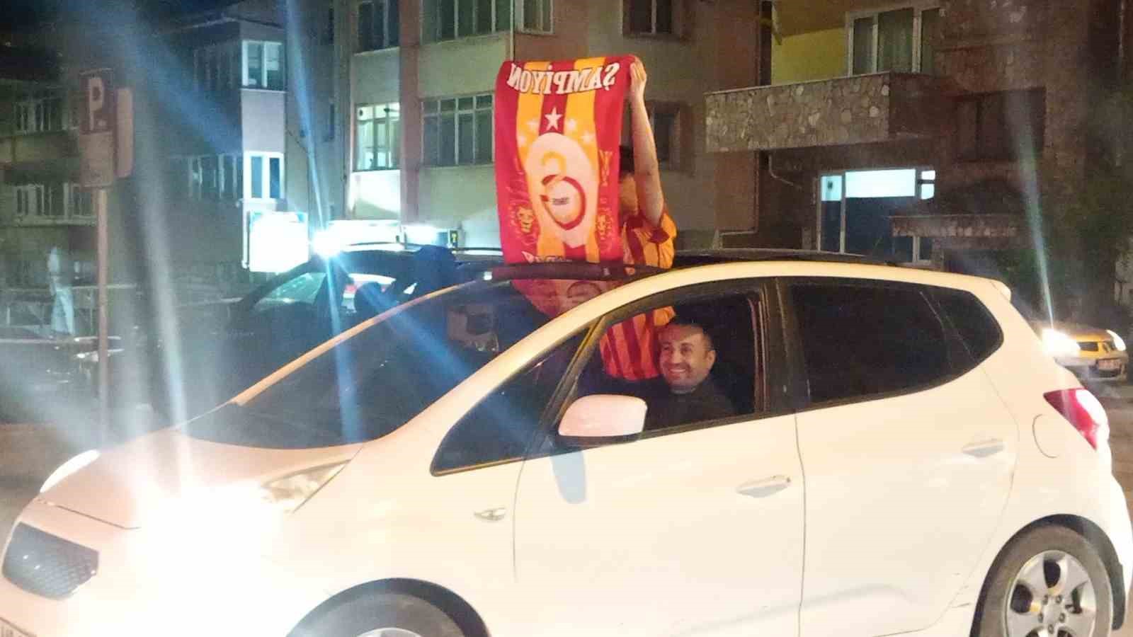 Zonguldak’ta taraftarlar Galatasaray’ın galibiyetini kutladı
