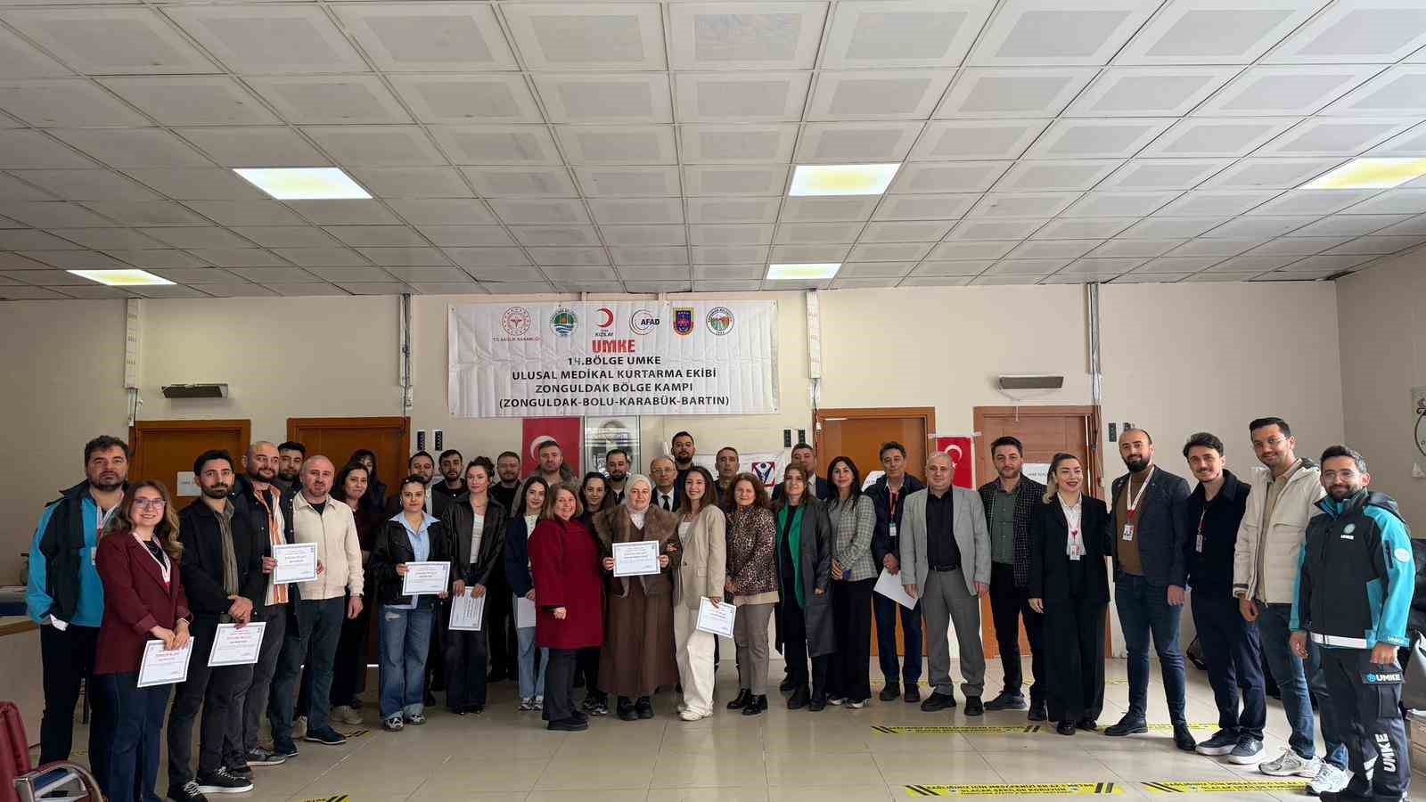 Zonguldak’ta yeni UMKE gönüllüleri yetiştirildi
Zonguldak’ta yeni UMKE gönüllüleri yetiştirildi